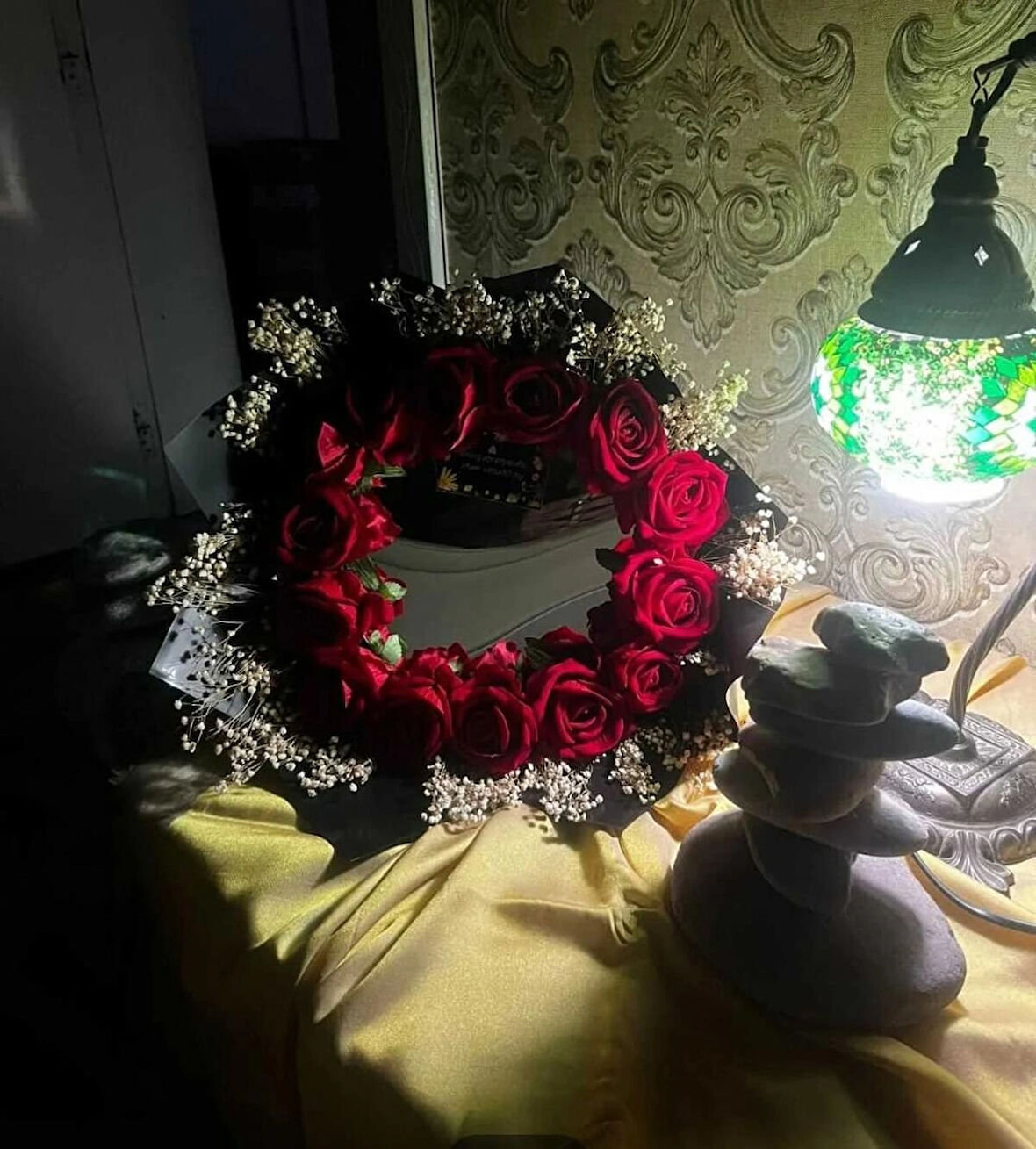 KAYZEN aynalı kırmızı gül buketi