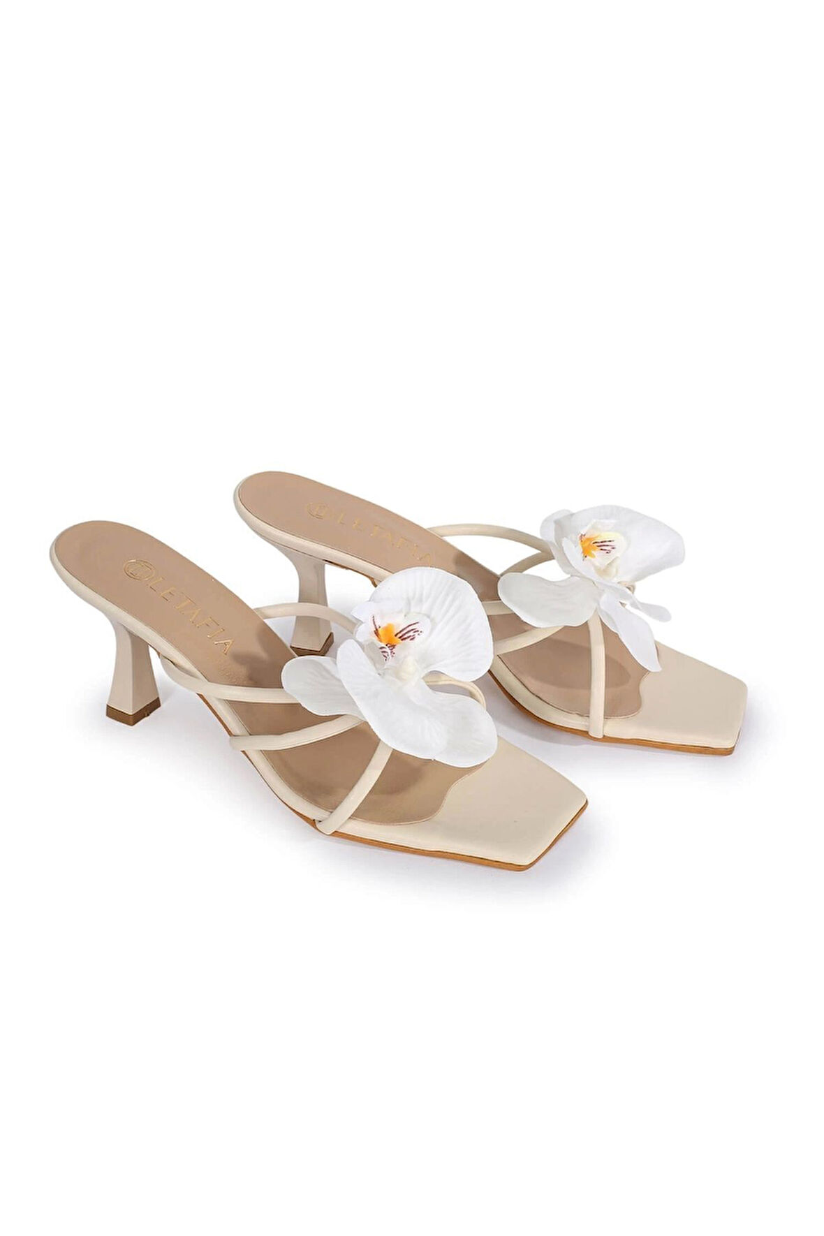 Jena Bej Çiçek Detaylı Terlik