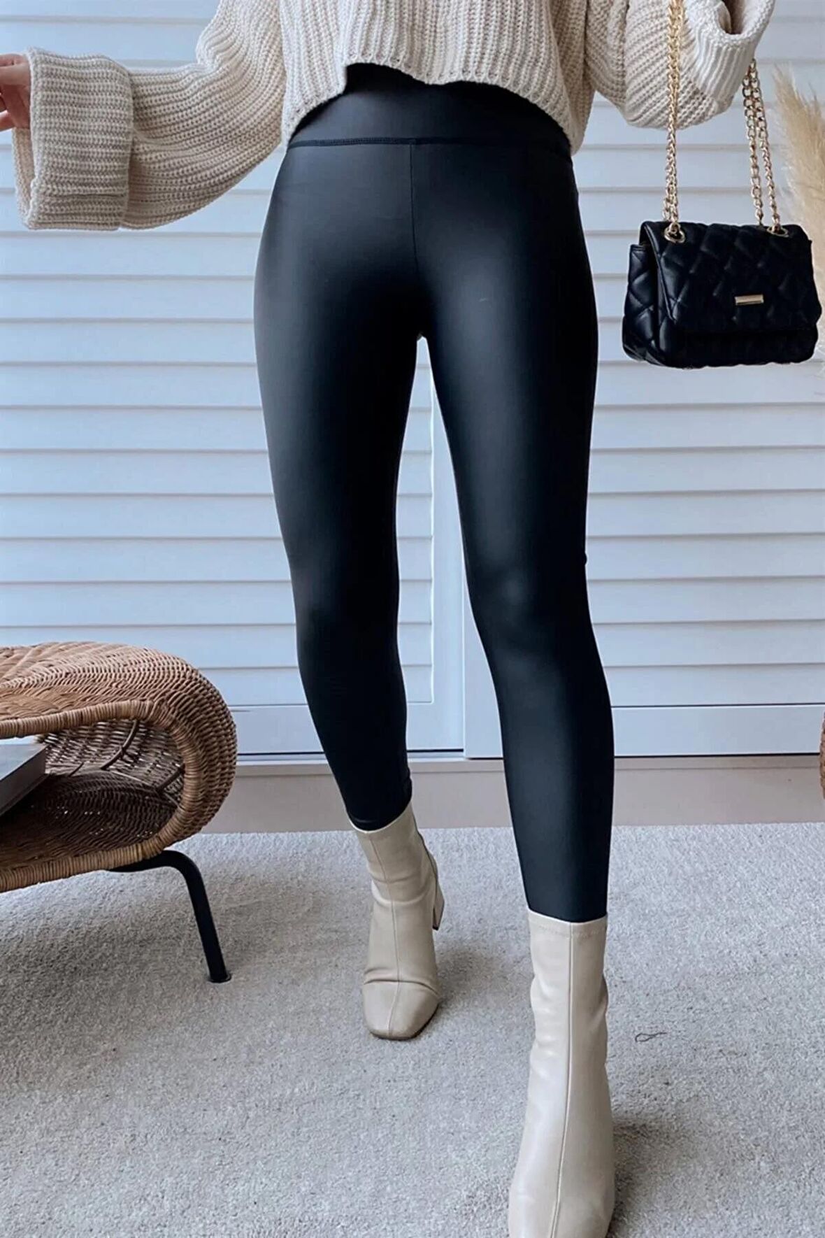 Kadın Siyah Yüksek Bel Mat Deri Tayt