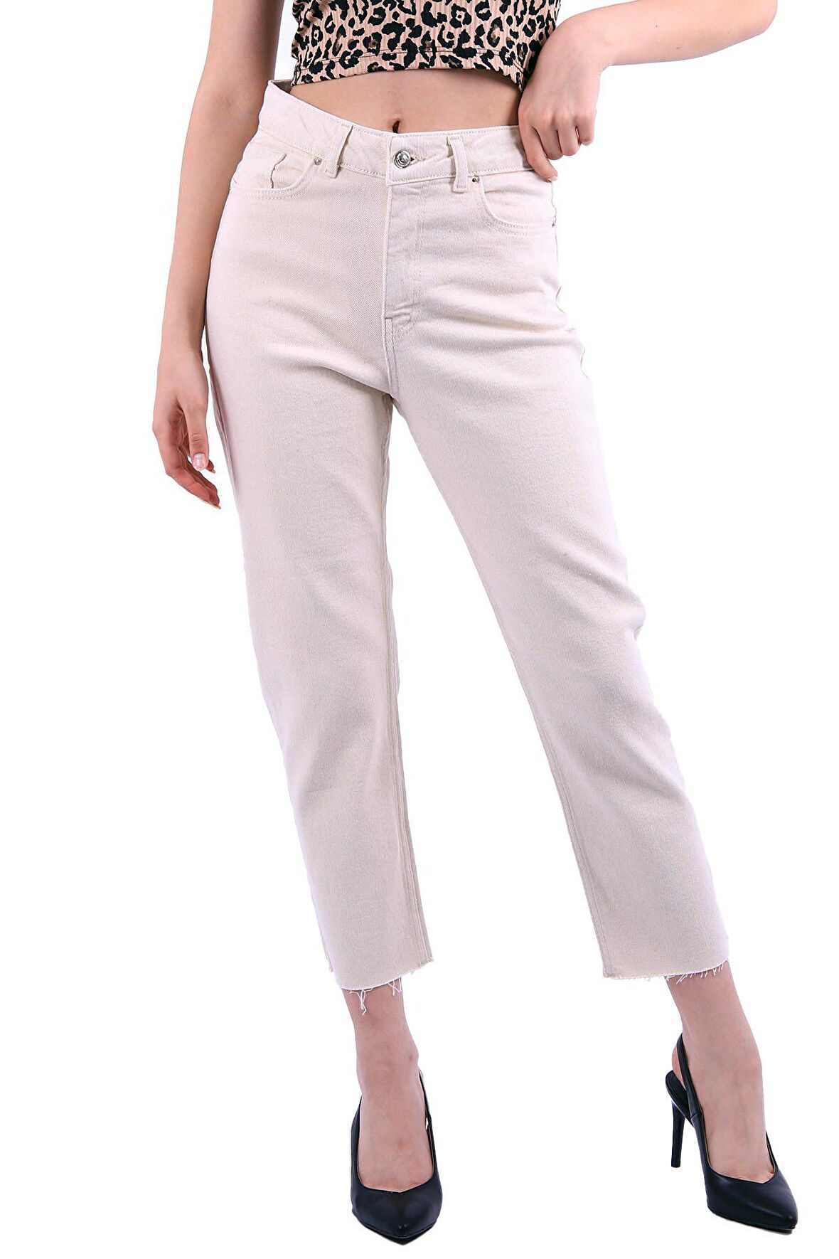 Dikişsiz ve Kesik Paçalı Püsküllü Yüksek Belli Kadın Kot Pantolon Denim Esnek Dört Mevsim Naturel