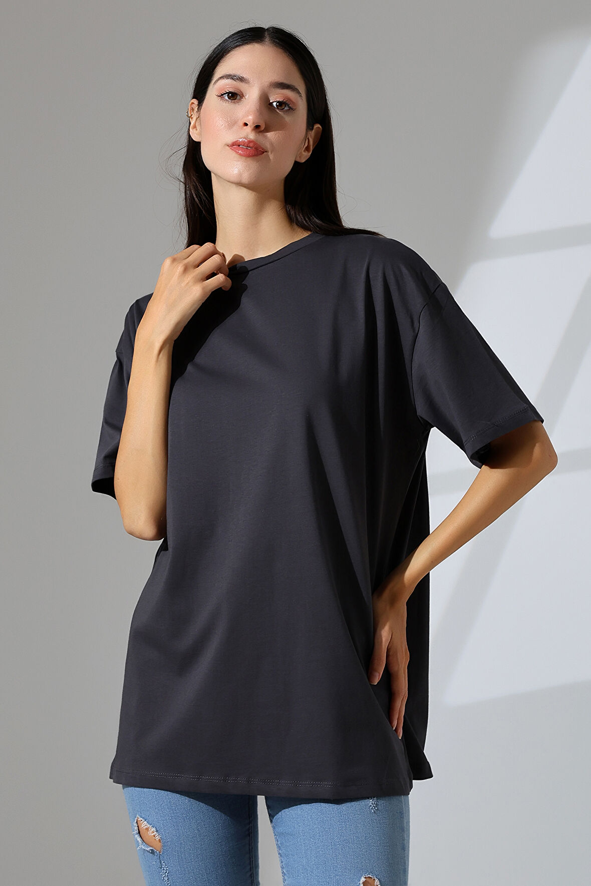 Oversize Bisiklet Yaka %100 Pamuk Penye Kompakt Basic T-Shirt 21752 FÜME