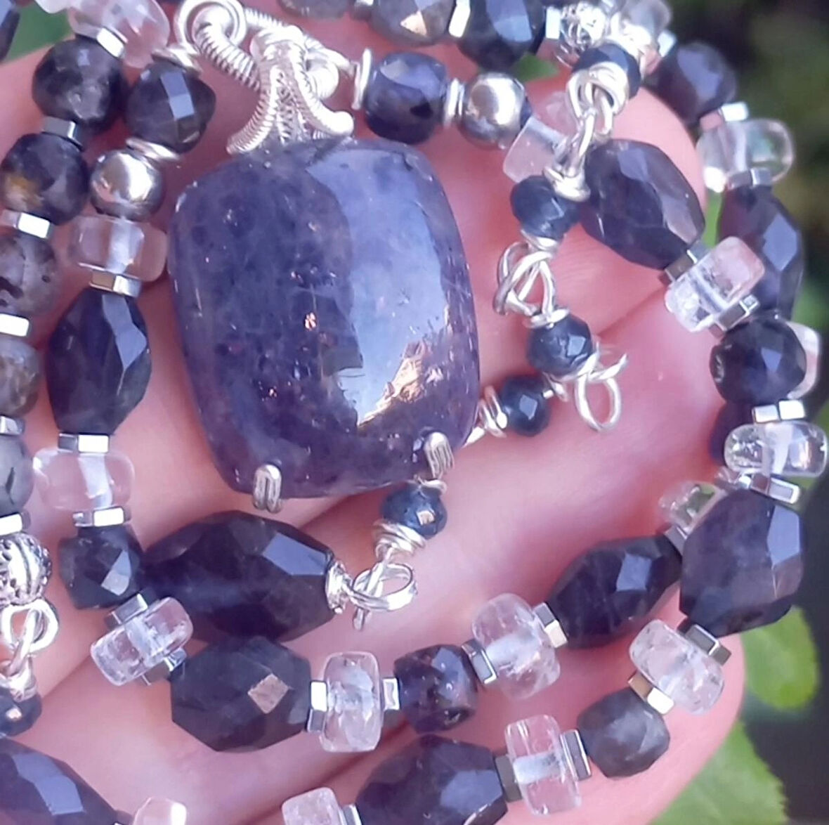 2331 Hindistan el kesimi İyolit Kristal Kuvars el yapımı kolye