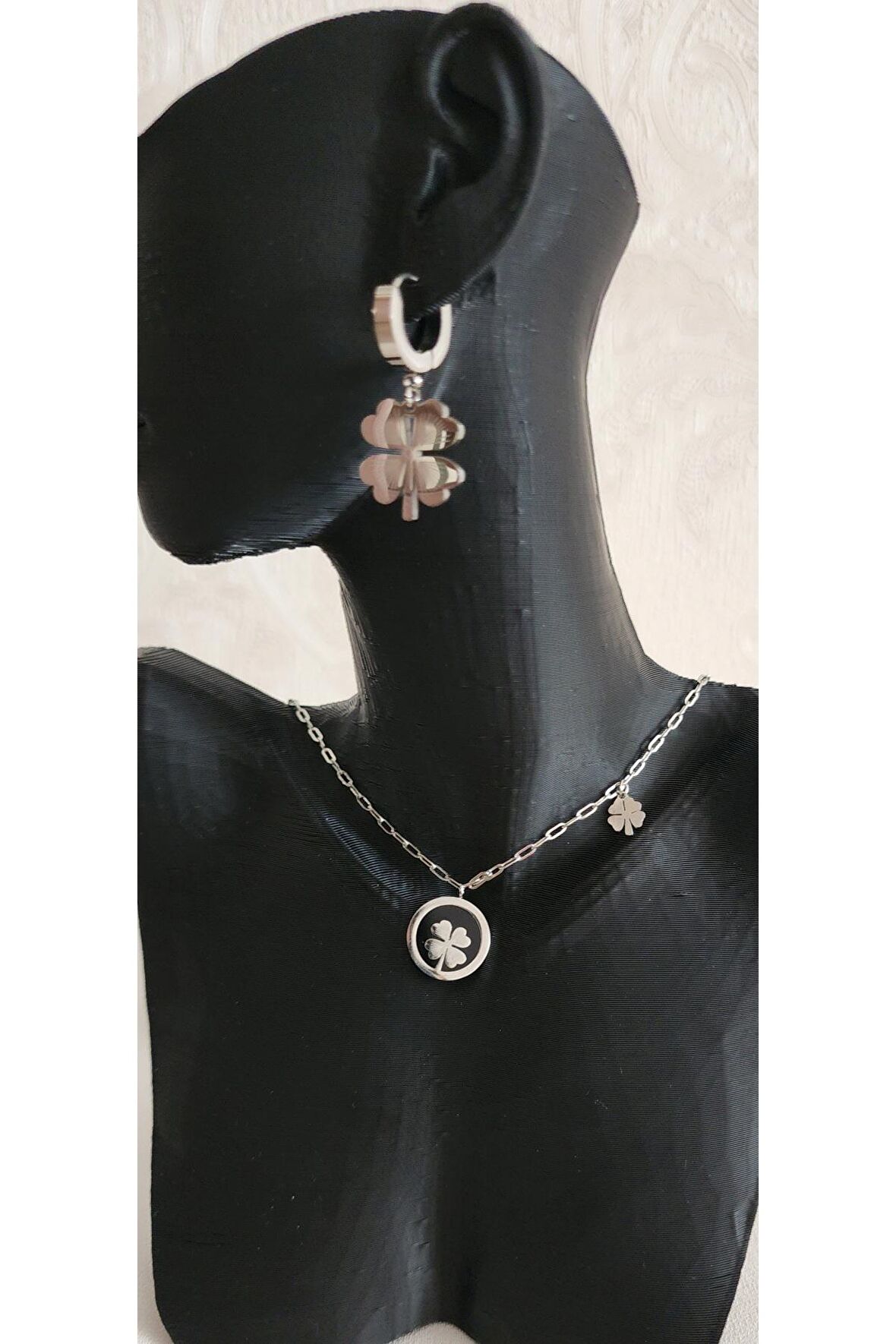 Gümüş Silver Yonca İçi Siyah Çelik Kolye