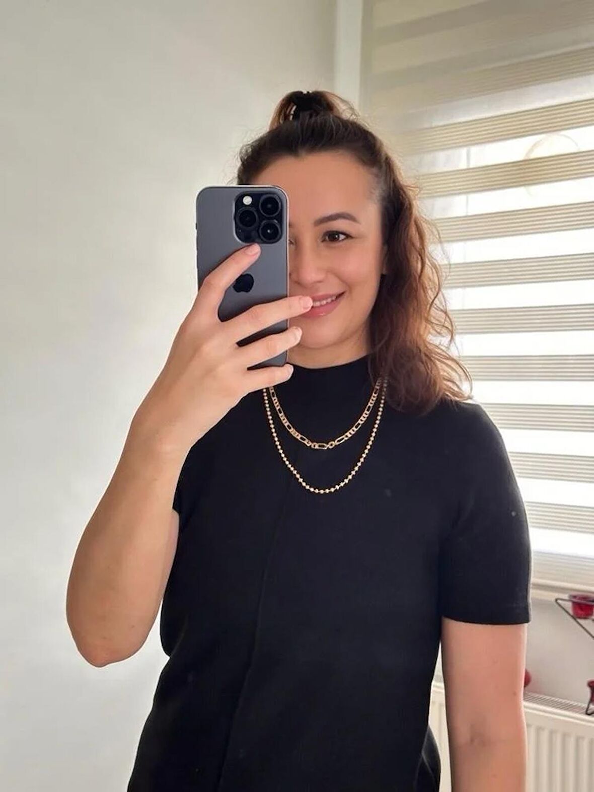 ÖN ORTA DİKİŞLİ YUMOŞ ELBİSE