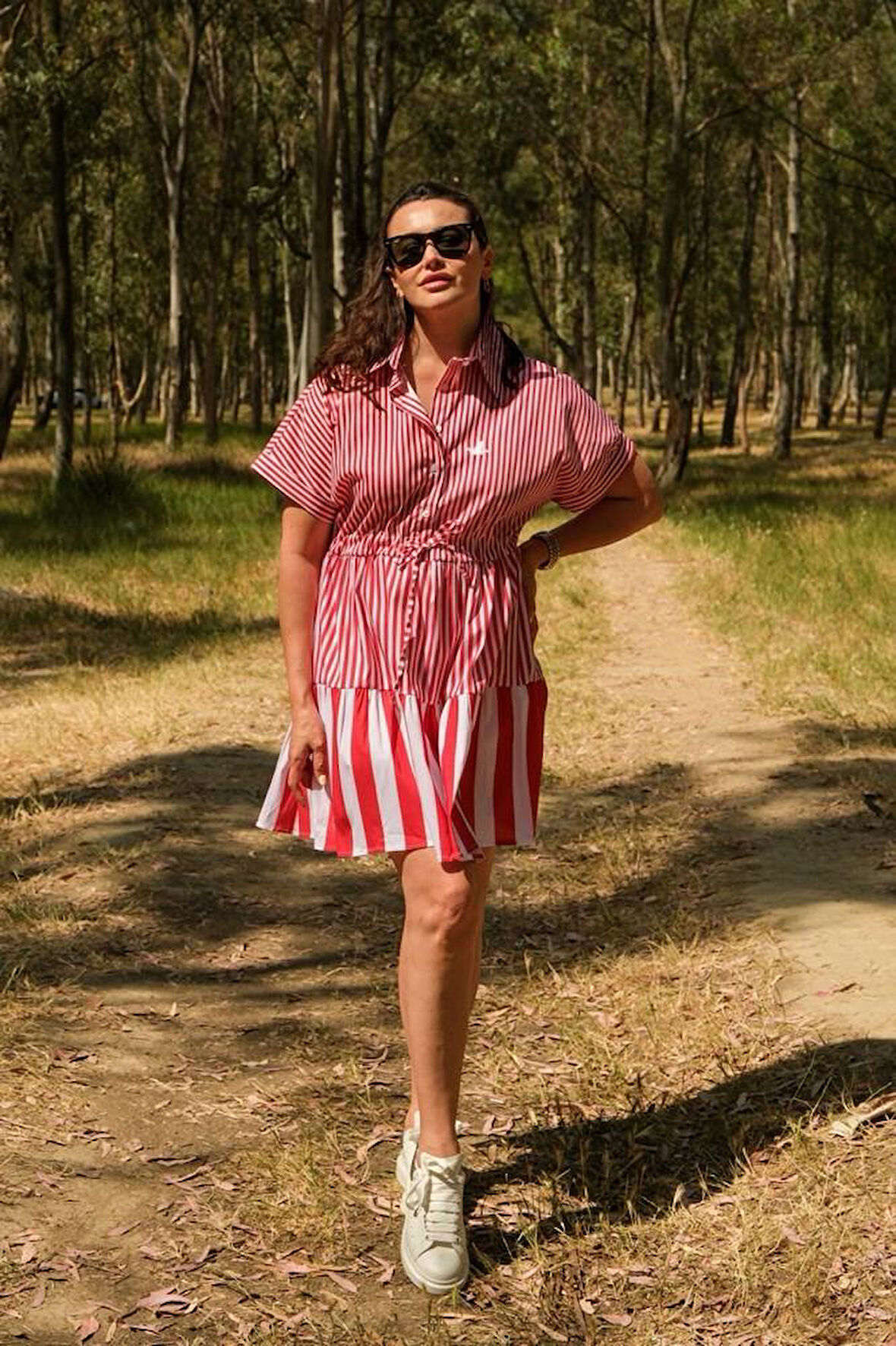 KUŞ NAKIŞLI ÇİZGİLİ ELBİSE