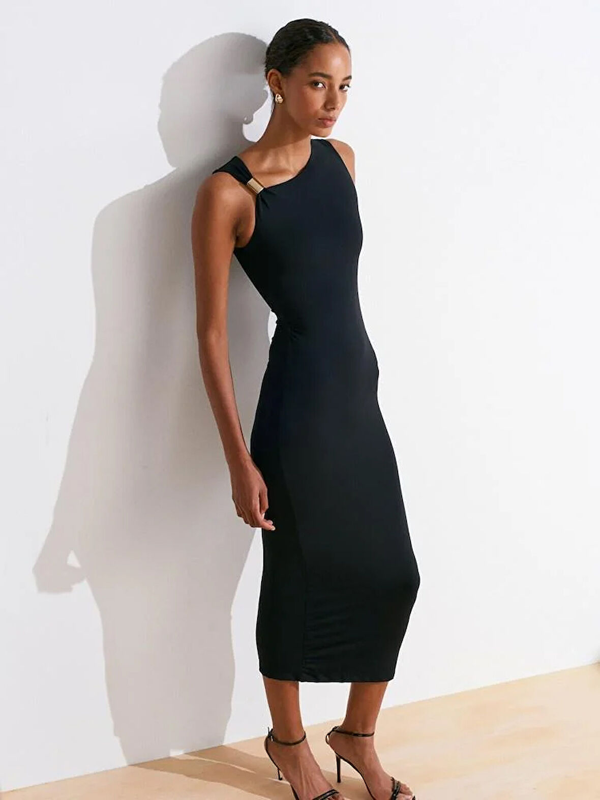 METAL DETAYLI MİDİ ELBİSE