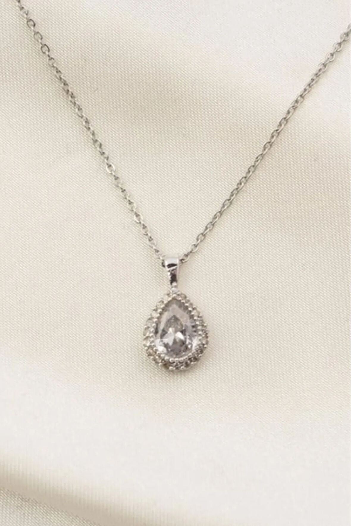 Gümüş Kolye - Damla Şeklinde Kadın Şık Kadın Kolye