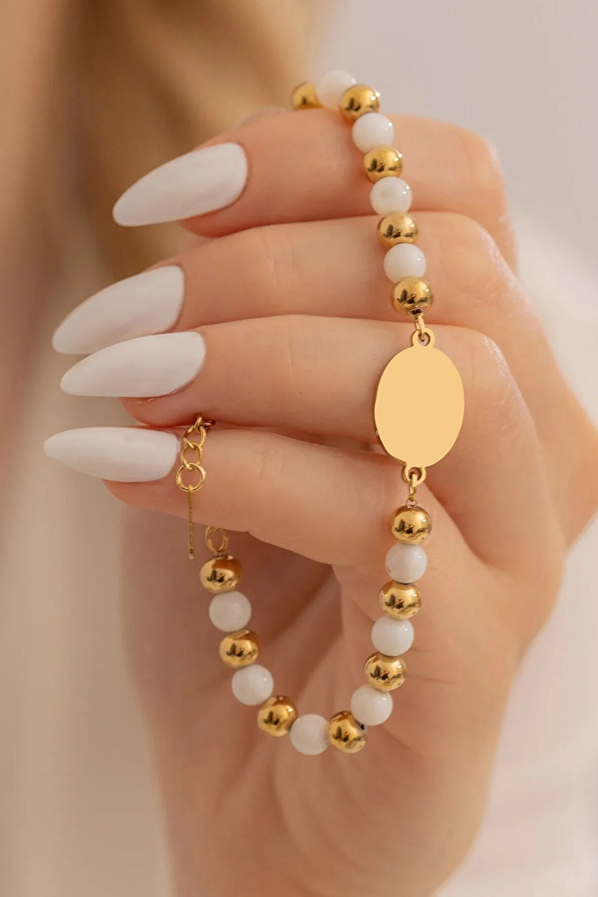 Kadın Çelik Bileklik - Beyaz Kuvars Taşı Çelik Lak Kaplamalı Isim Harf Yazılabilir Kadın Bileklik