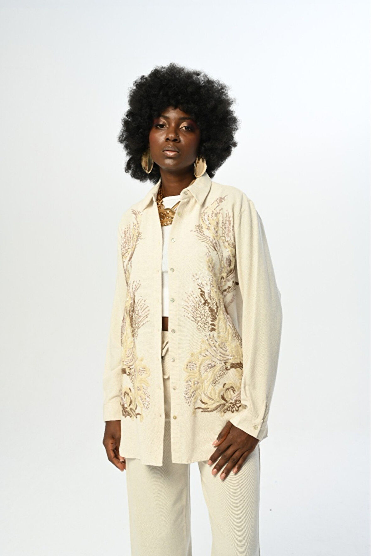 KADIN ÖNÜ PUL VE PAYET İŞLEMELİ OVERSİZE KESİM GÖMLEK