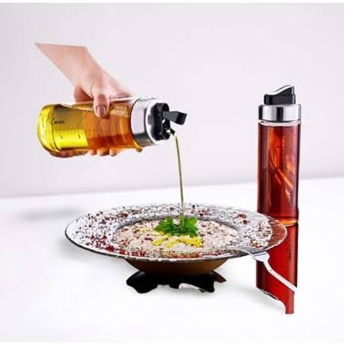 Cambu Tiktak Borosilikat Damlatmaz Otomatik Açılan Kapaklı Cam Yağdanlık 500ML