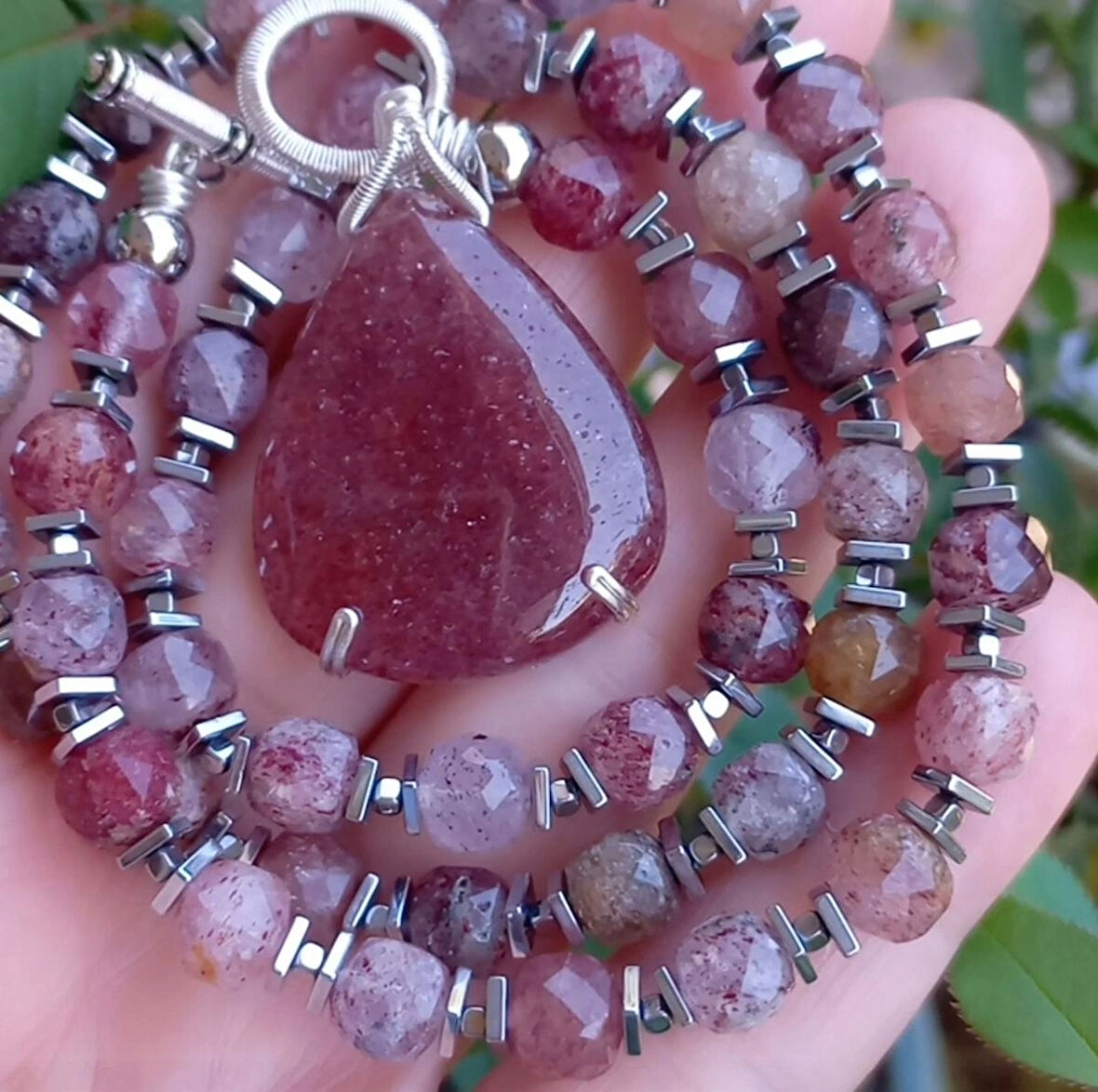 2388 Çilek Kuvars el yapımı kolye