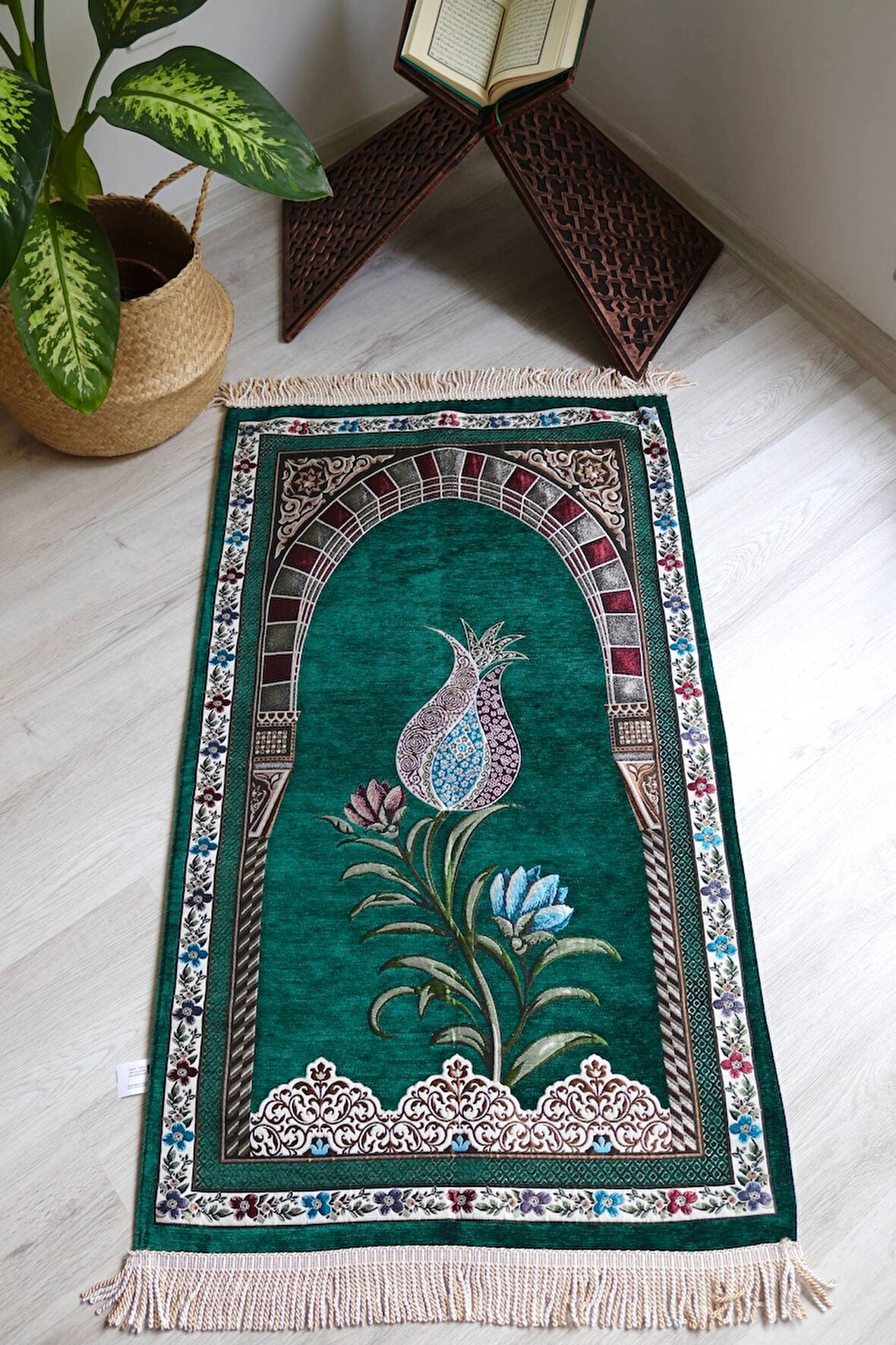 Lale Desenli Astarlı Lüks Seccade S1002 