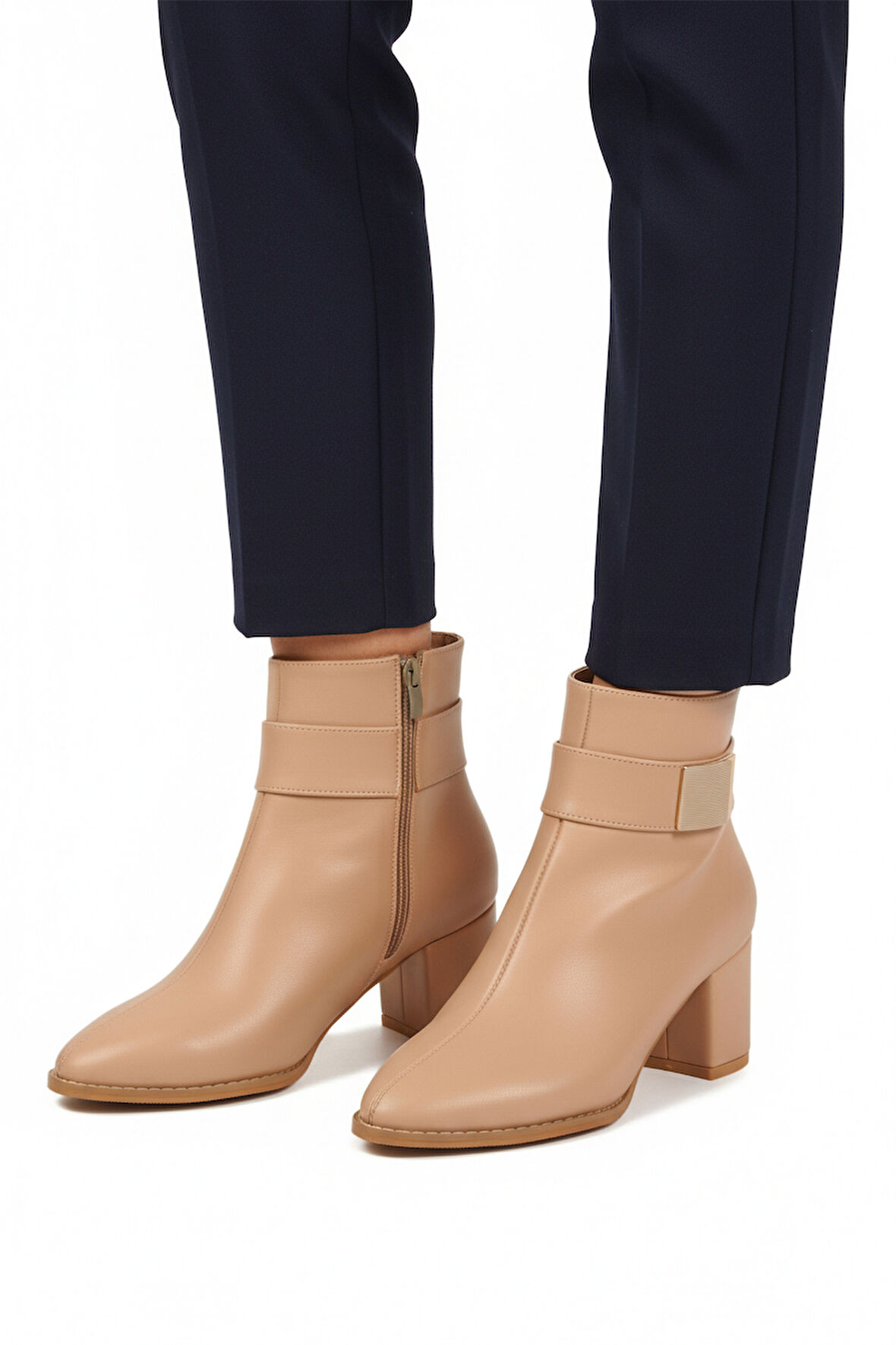 Bej Dar Kalıp Streç Bilek Boy Sivri Burun Polarlı Topuklu Kadın Bot 262326 Z