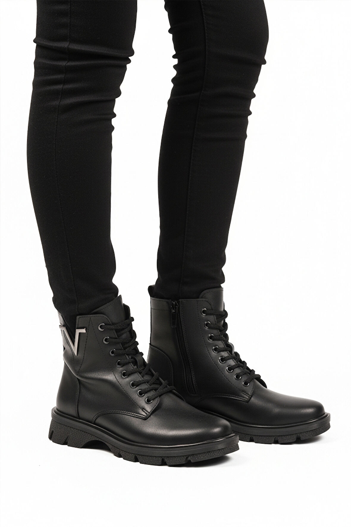 Siyah Cilt Bağcıklı Fermuarlı Polarlı Kaymaz Kadın Bot 351071 Z