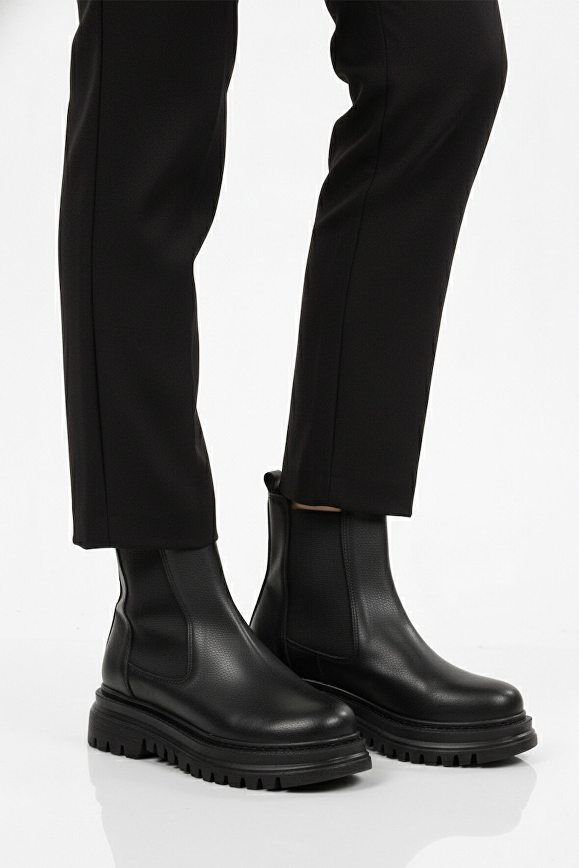 Siyah Cilt Kürklü Kolay Giyilebilir Kaymaz Kadın Chelsea Bot 473093 Z