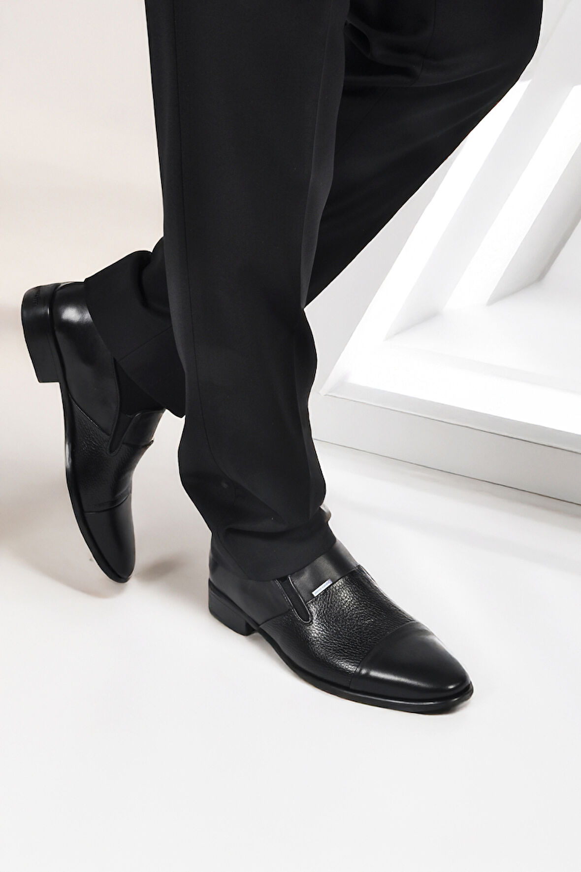 Siyah Hakiki Deri Erkek Klasik Ayakkabı 70555 M