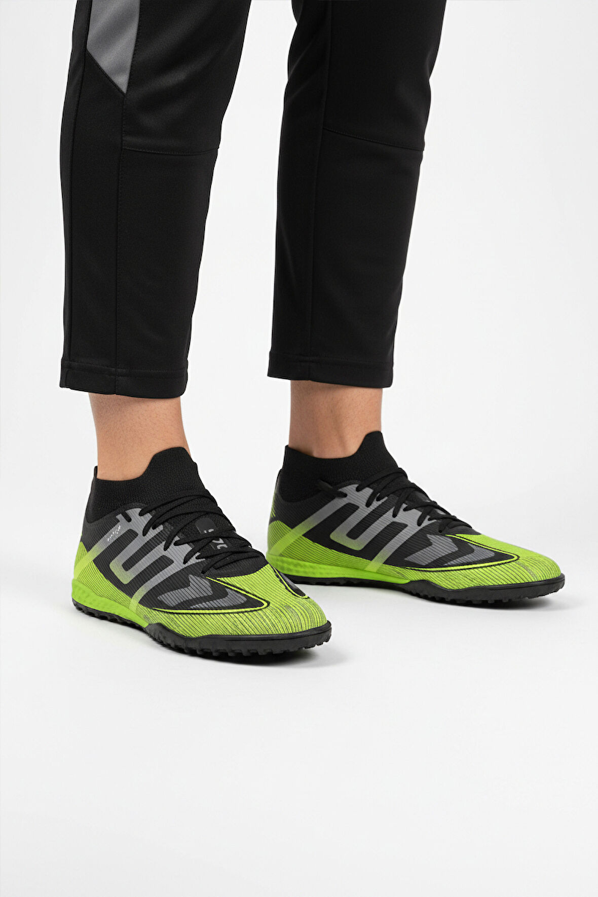 Siyah Bağcıklı Erkek Halı Saha Ayakkabısı MH-252-149 M