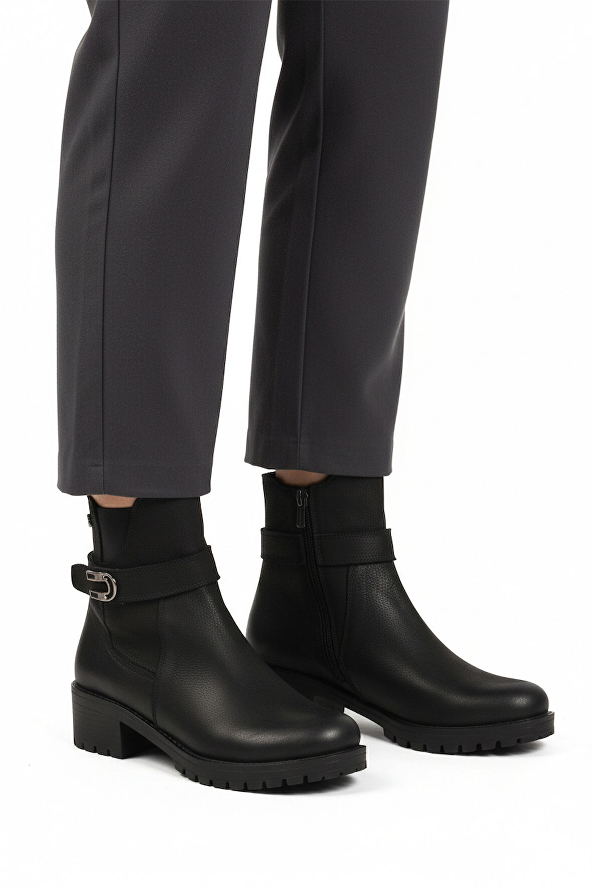 Siyah Nubuk Hakiki Deri Polarlı Kaymaz Kadın Bot 3376K Z