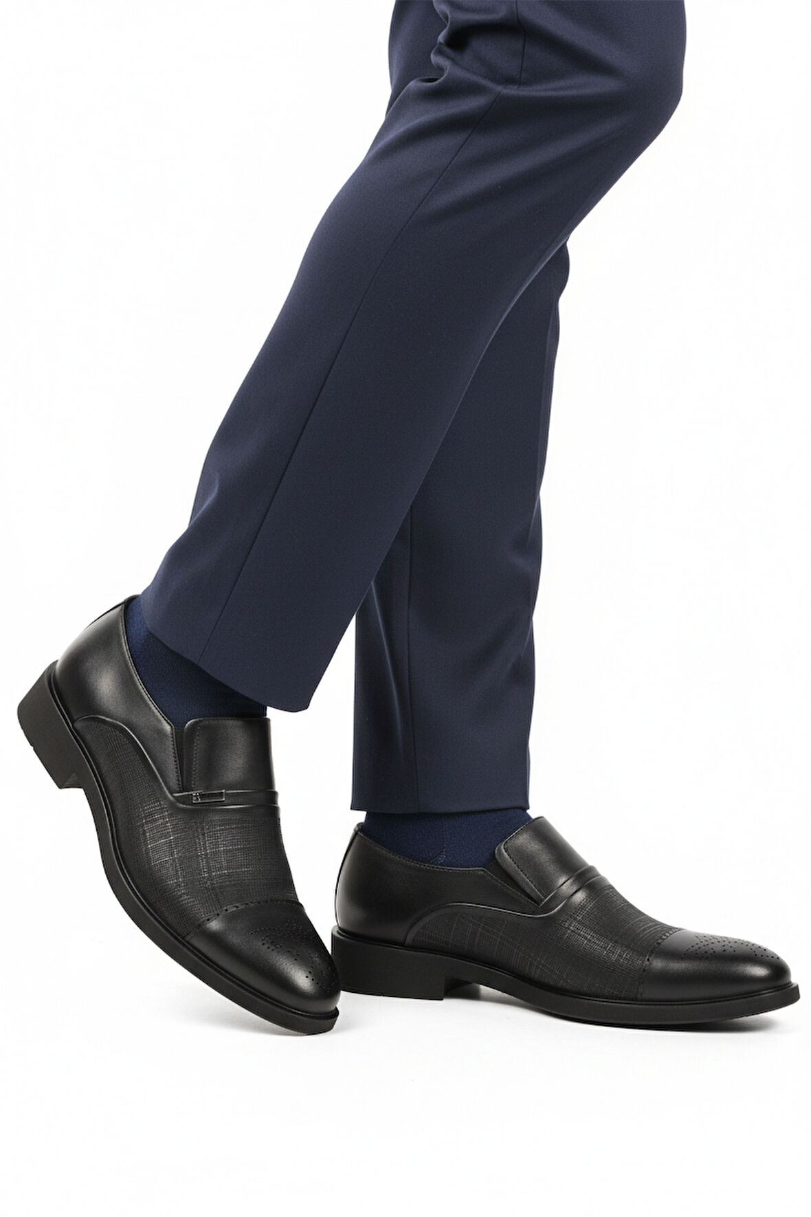 Siyah Hakiki Deri Kaymaz Taban Erkek Klasik Ayakkabı 380 M