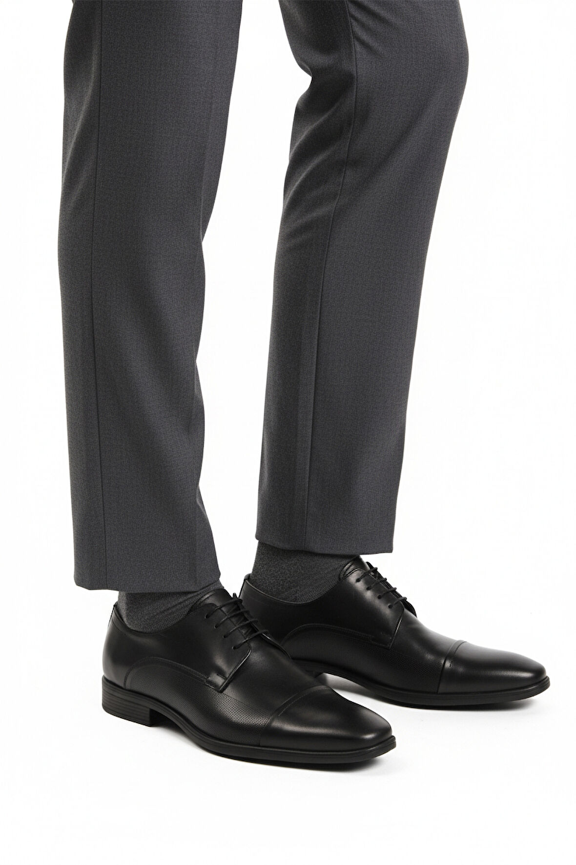 Siyah Hakiki Deri Kaymaz Taban Erkek Klasik Ayakkabı 977 M