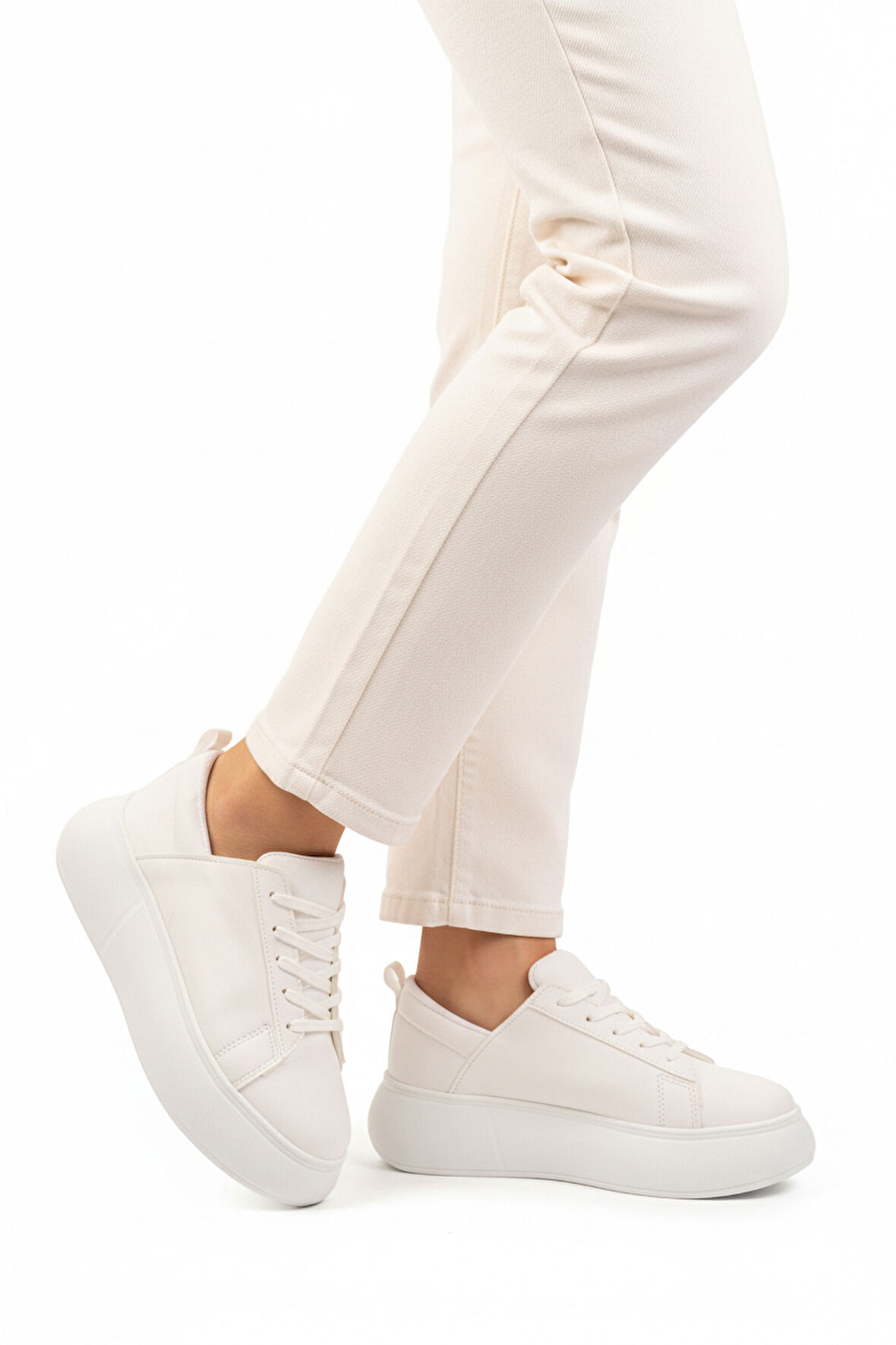 Beyaz Kalın Taban Bağcıklı Unisex Spor Ayakkabı OZ-03 Z