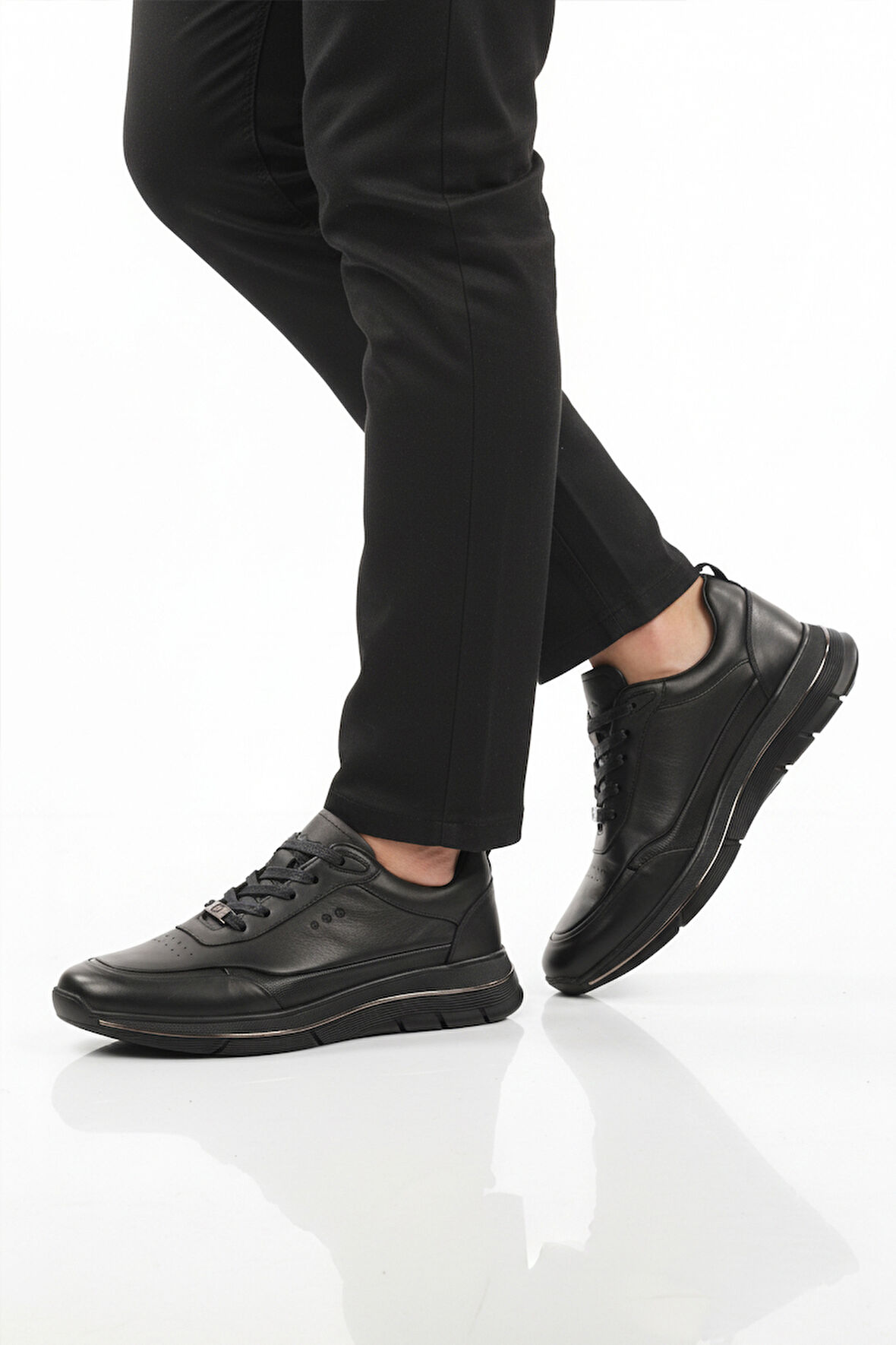 Siyah Hakiki Deri Bağcıklı Erkek Sneaker 152-22336 M