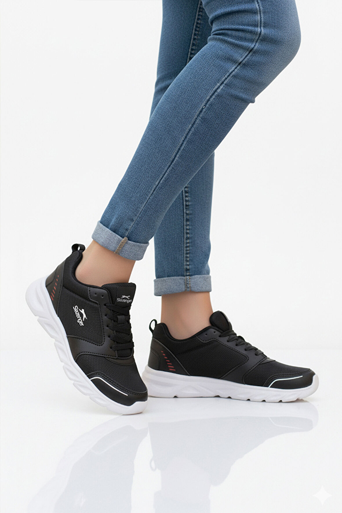 Siyah Beyaz Hafif Esnek Bağcıklı Cilt Unisex Spor Ayakkabı Epic G