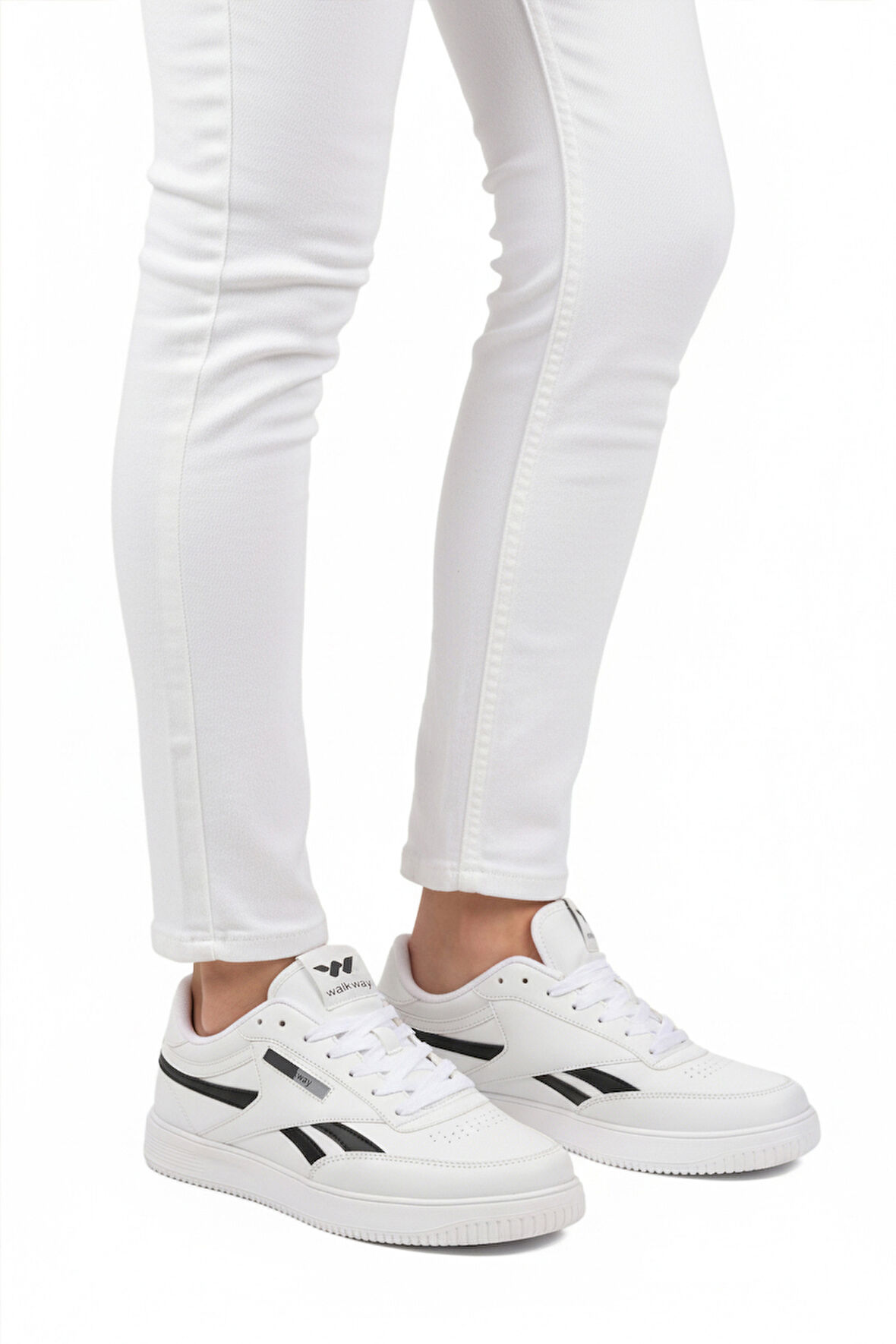 Beyaz Siyah Bağcıklı Hafif Cilt Erkek Spor Ayakkabı Marlow M