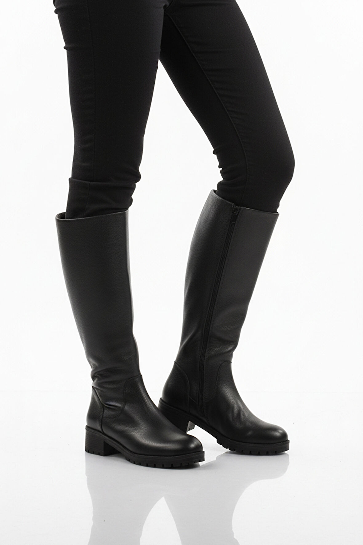 Siyah Hakiki Deri İçi Polarlı Kaymaz Kadın Çizme 26900-1 Z