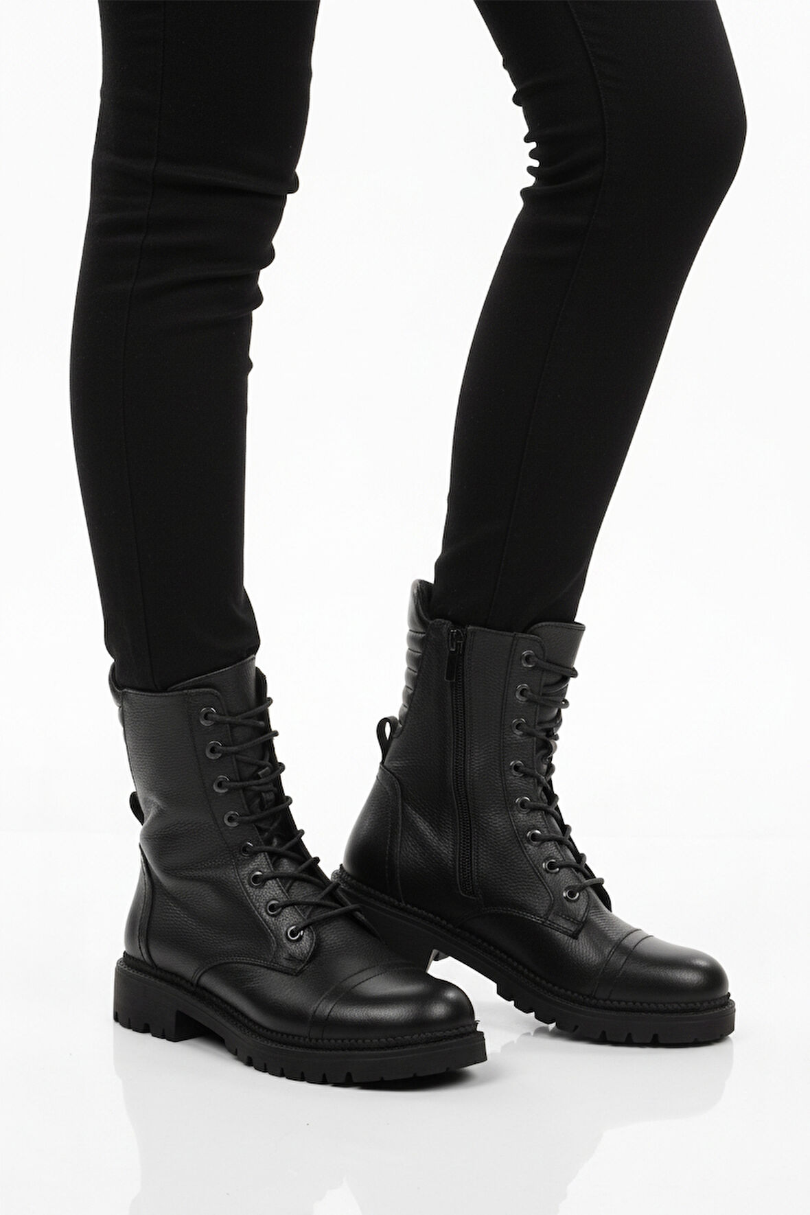 Siyah Hakiki Deri Polarlı Kaymaz Kadın Bot 52682-1 Z