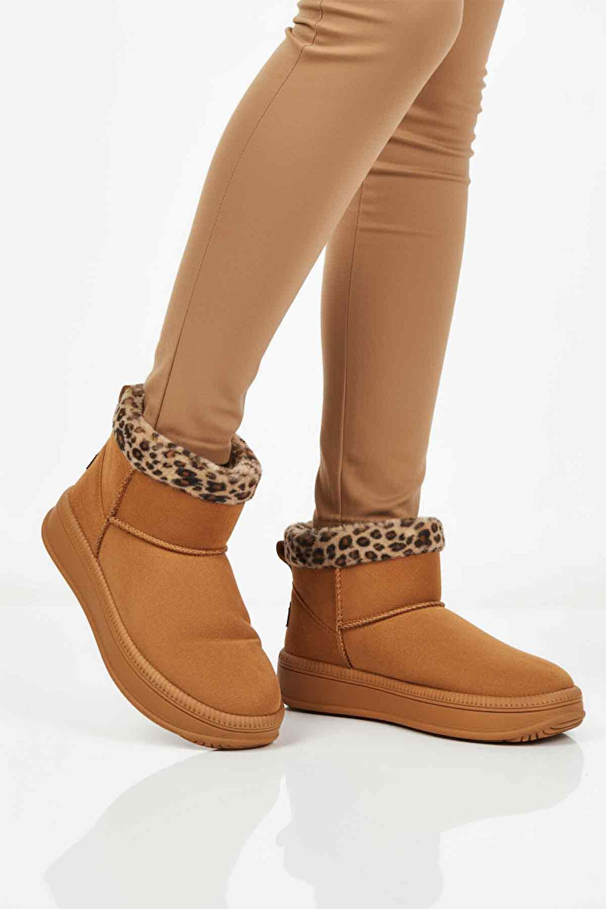 Taba Leopar Kürklü Soğuğa Dirençli Kaymaz Kadın Bot 25001 Z