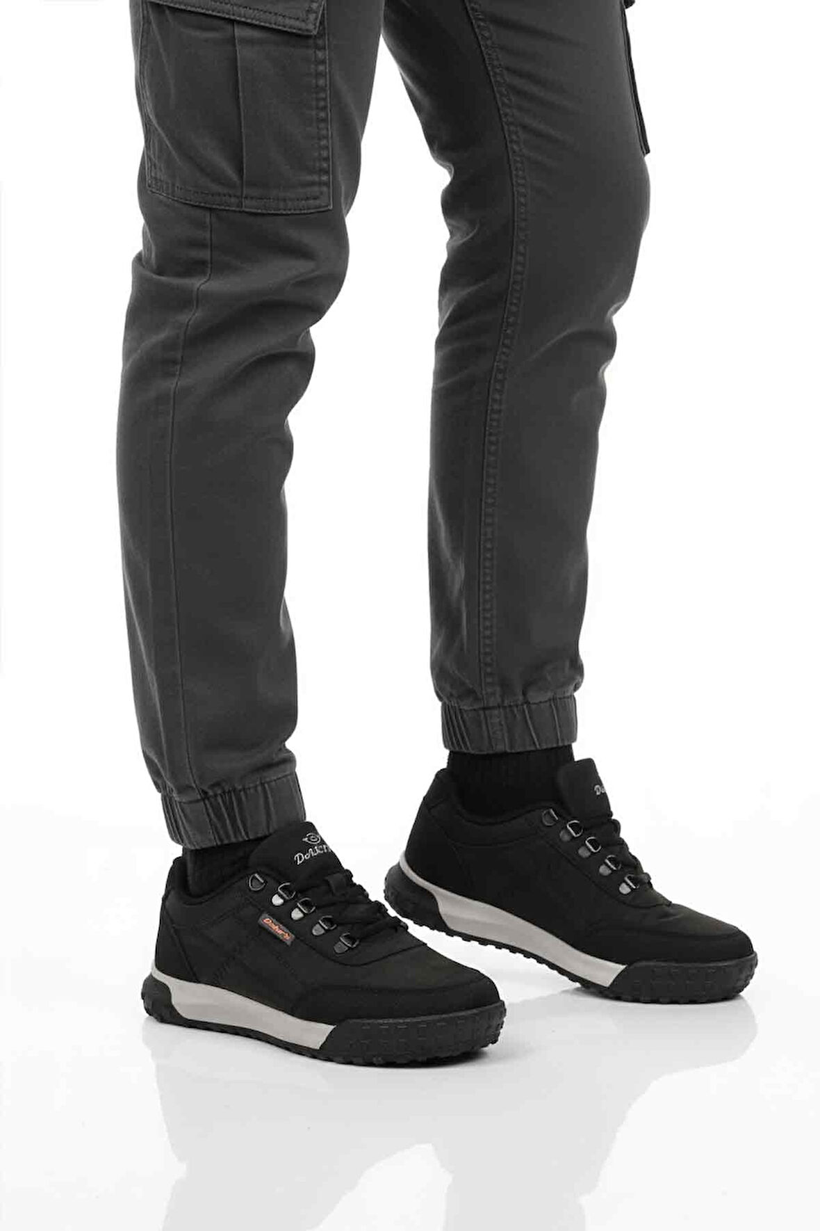 Siyah Beyaz Kaymaz Taban Erkek Outdoor Ayakkabı 05 M