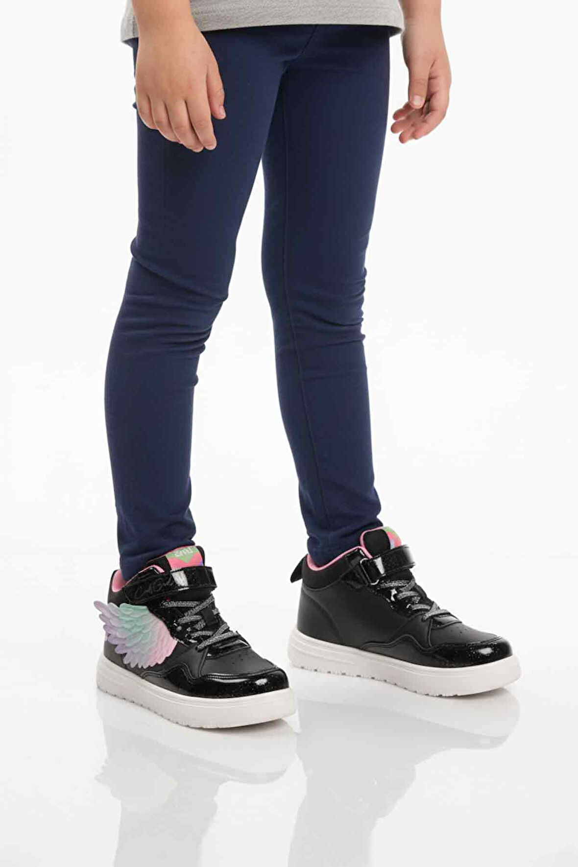 Siyah Cırtlı Hafif Bilek Boy Kız Çocuk Spor Ayakkabı Helen F