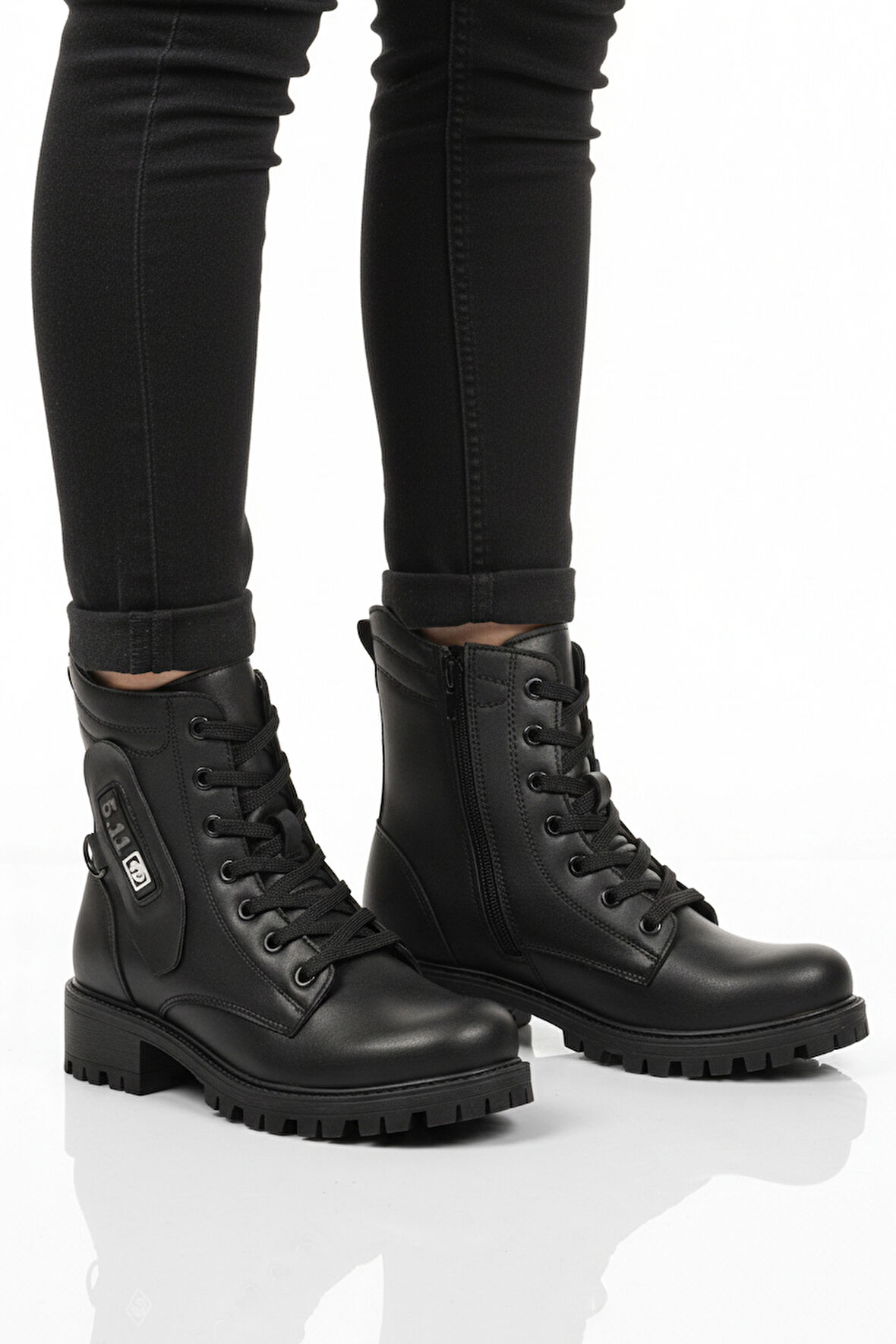 Siyah İçi Polarlı Kaymaz Taban Fermuarlı Kadın Bot 24024 Z