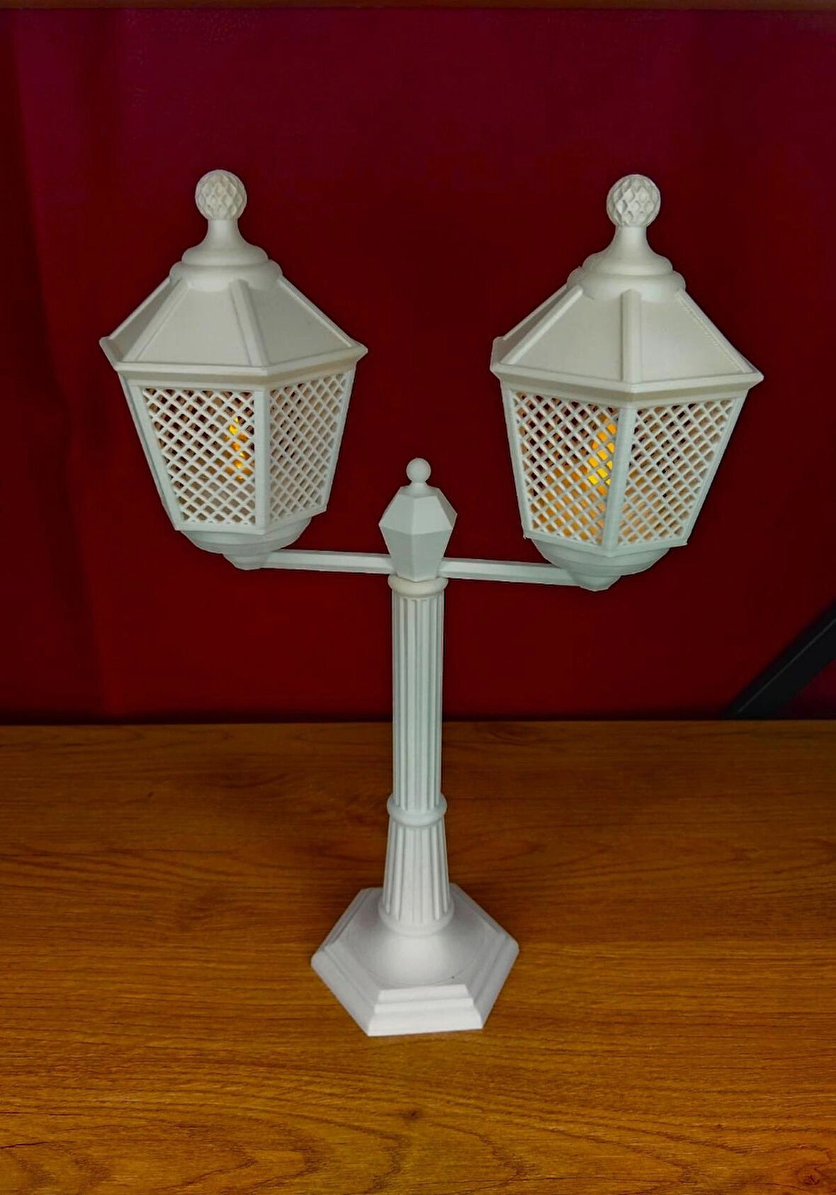 Vintage Tarz 3D Baskı Sokak Lambası Çift Mumluk Hazneli Beyaz – Masaüstü Dekor