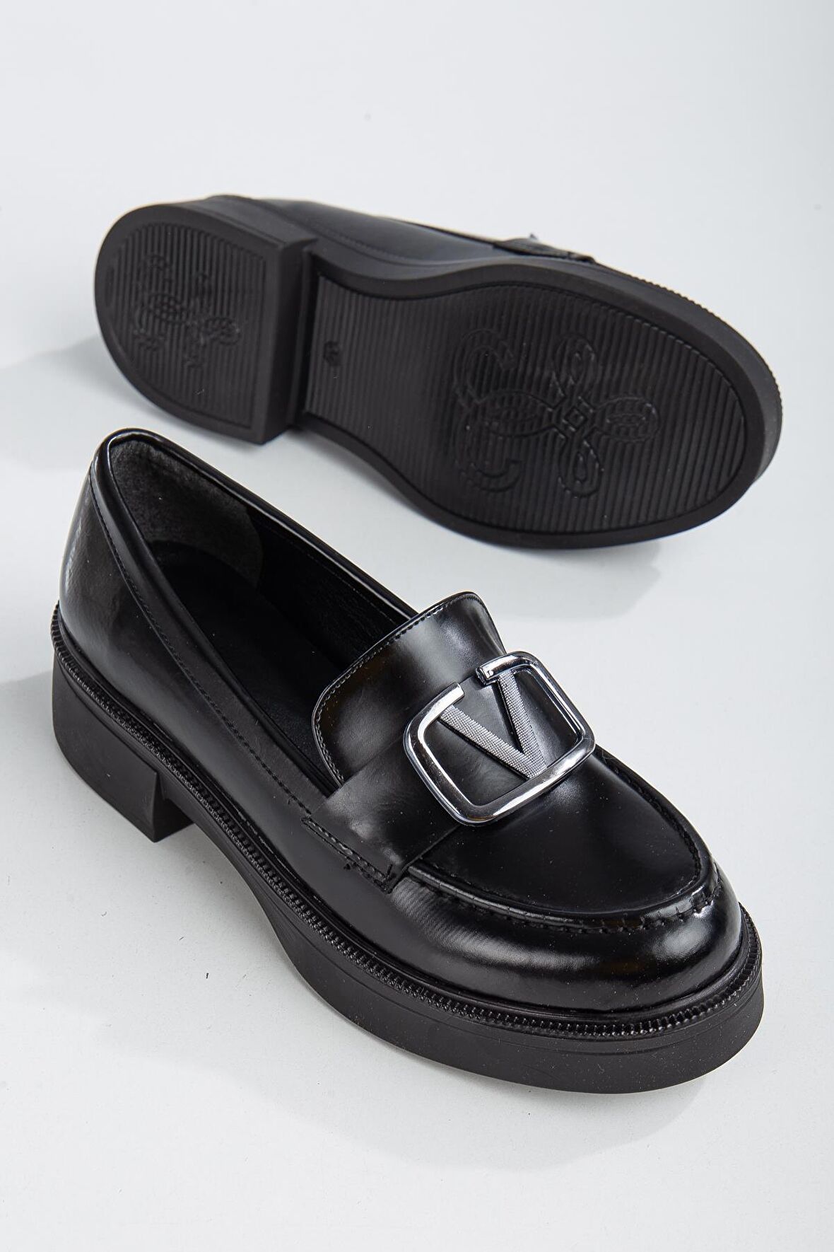 Siyah Kalın Taban Kadın Babet 