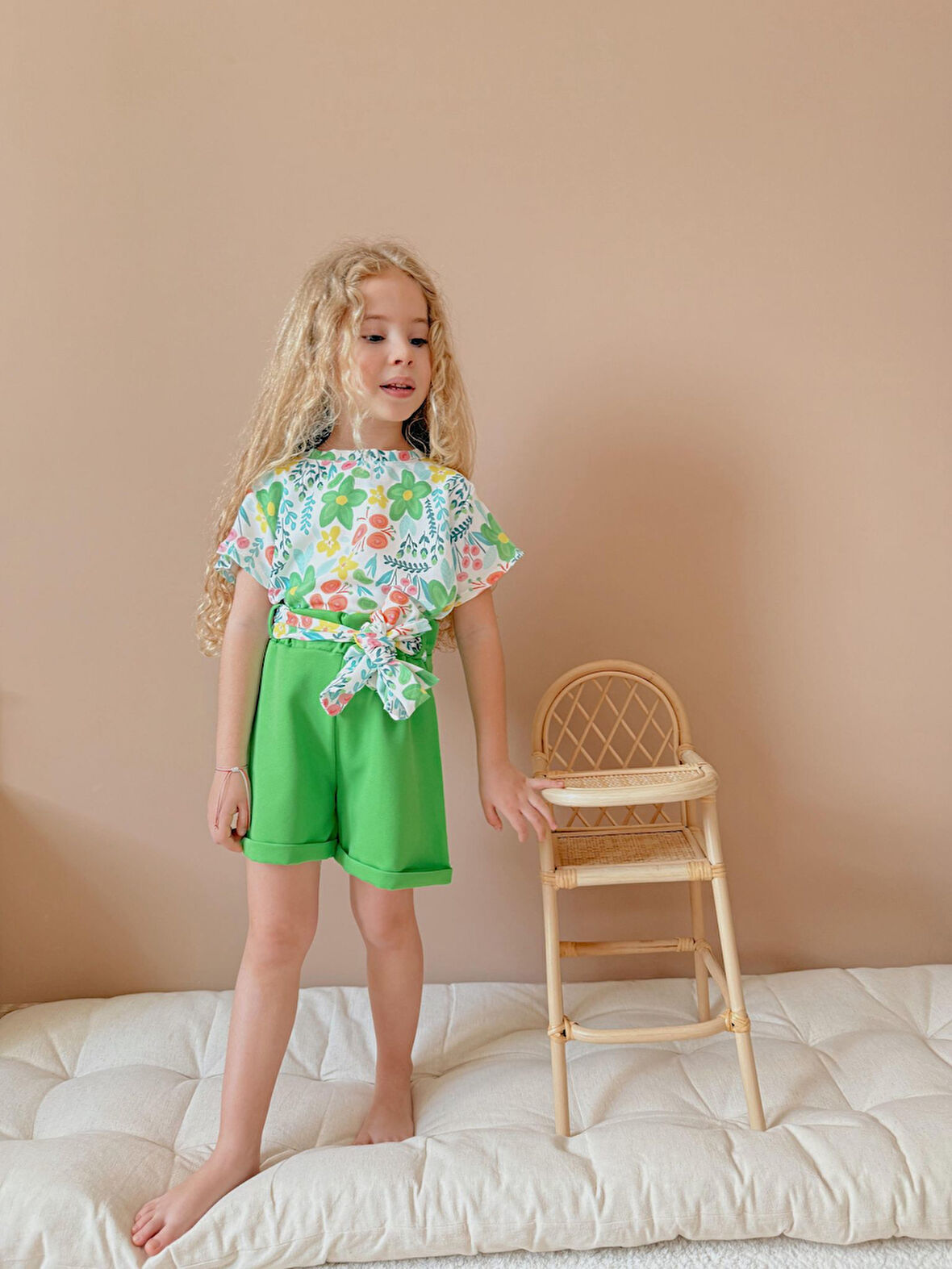 Kız Çocuk Airobin Kumaş Bağlama Detaylı Şortlu Takım