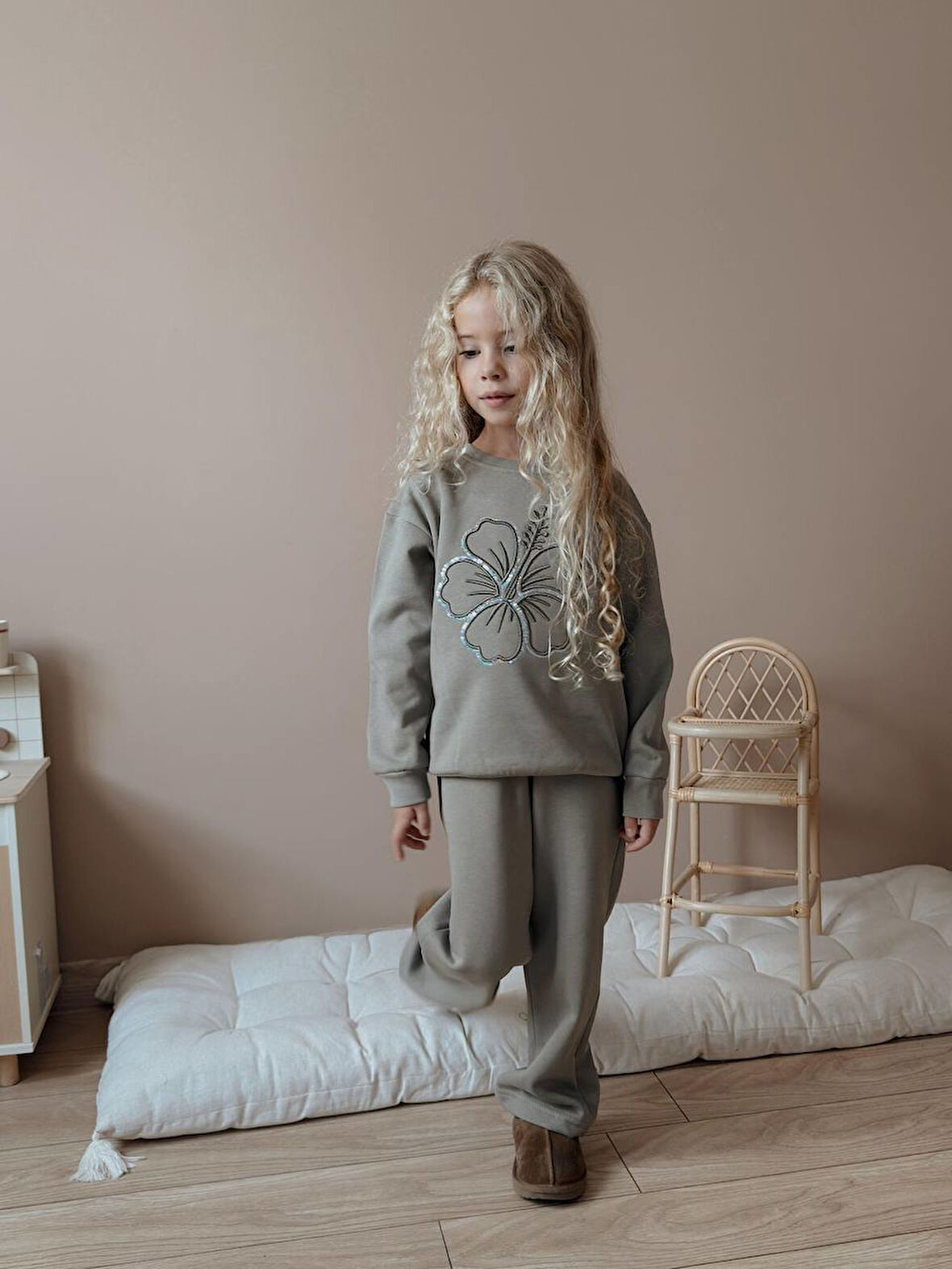 Kız Çocuk Çiçek Detaylı Sweatshirt Kışlık Takım