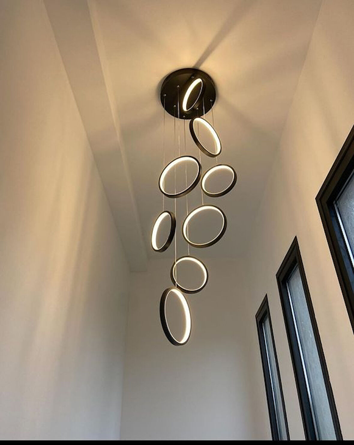 8'li Modern Sarkıt Ledli Avize Gün Işığı 