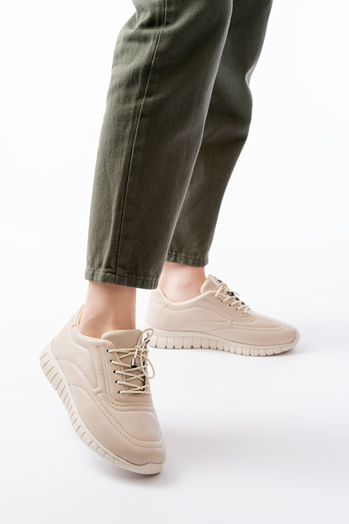 K-504 Bej Bağcıklı Desenli Günlük Spor Ayakkabı