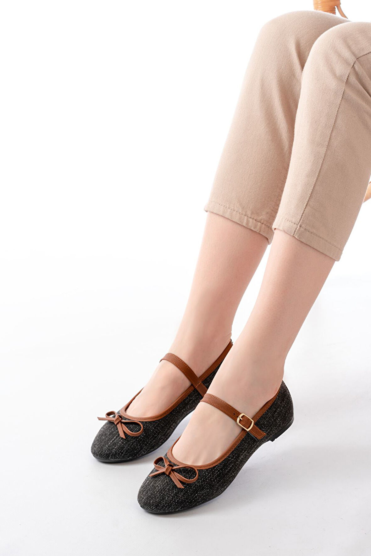 6321 Siyah Keten Günlük Baret Tokalı Kadın Babet