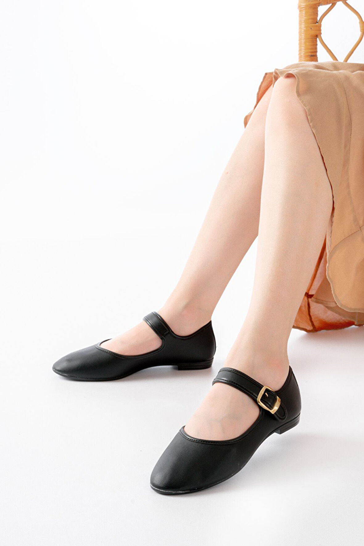 2606 Siyah Baretli Günlük Kadın Ayakkabı  