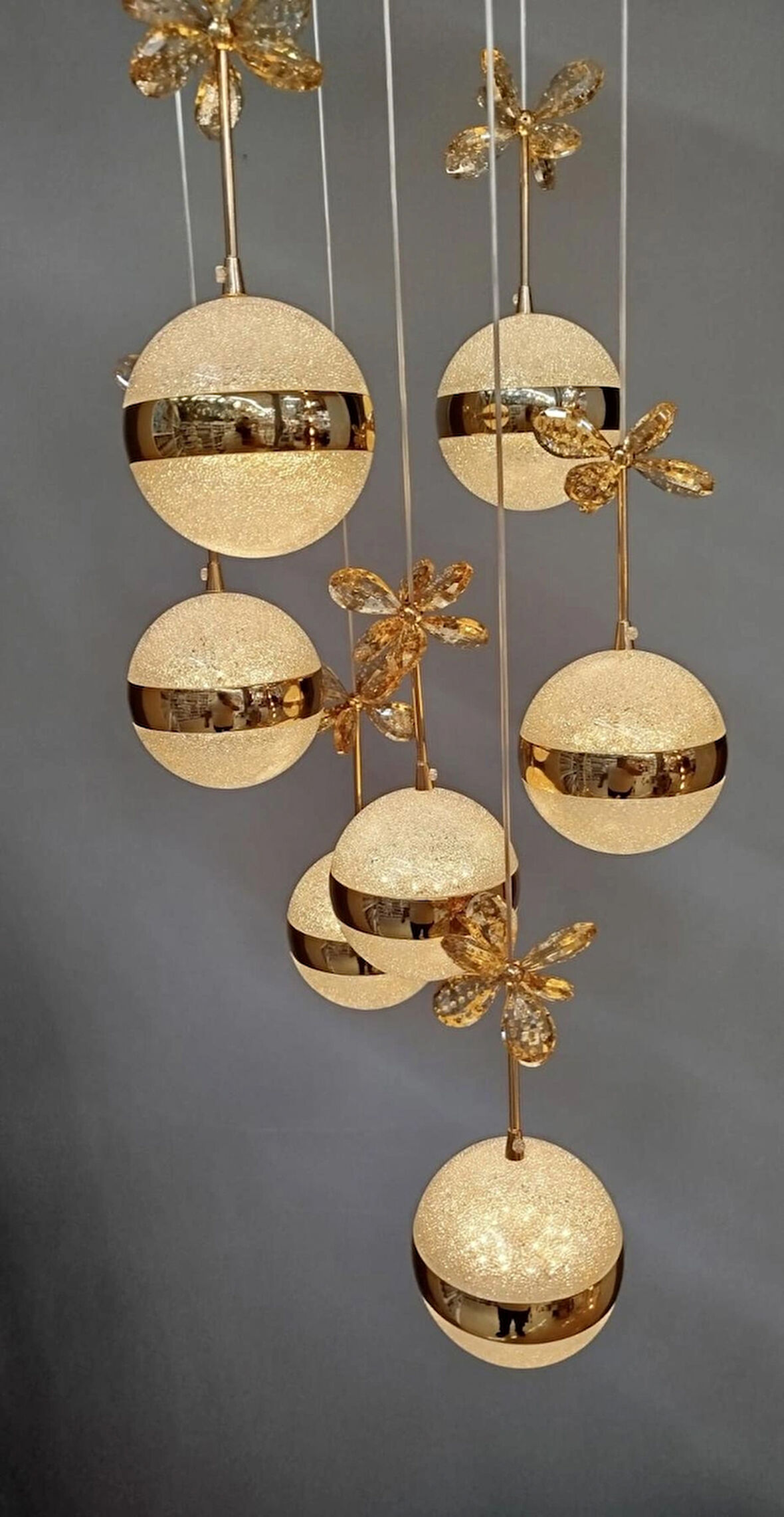 Şık Tarz Modern LED Avize Gold Ledli Salon Avizesi Kelebek Taşlı 7Lı