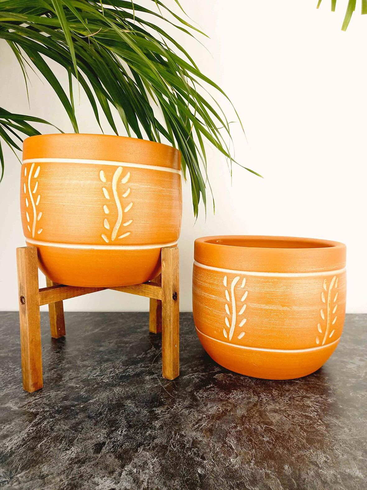 Bitki Tasarımı Ev Dekorasyon Nakış Desenli Toprak Saksı Saksılık Salon Çiçeklik İkili Set Ayaksız - 4 Ayaklı- 19 CM
