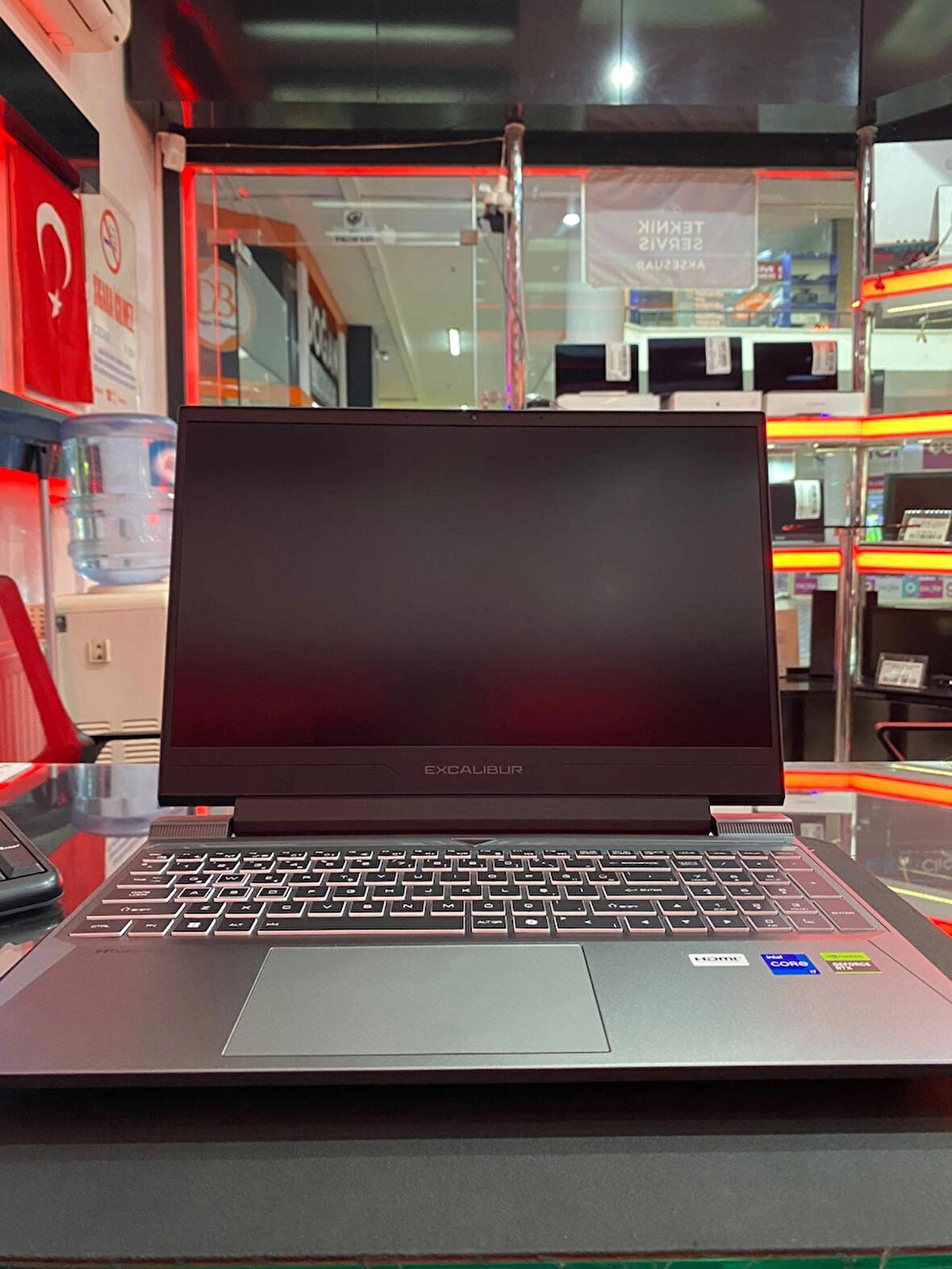 CASPER EXCALİBUR  G870.1362-DF60R-C  İ7-13620H 32GB RAM 1TB SSD RTX5060 8GB 115WATT 15.6'' WİN 11