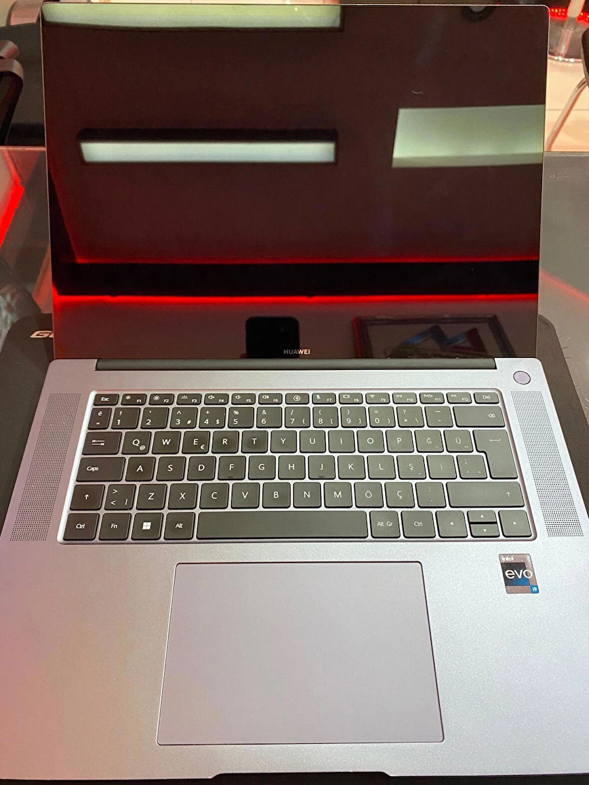 HUAWEİ MATEBOOK 16S İ9-13700H 16GB RAM 1TB İRİS XE GRAPHICS 16'' DOKUNMATİK EKRAN PARMAK İZİ OKUYUCU