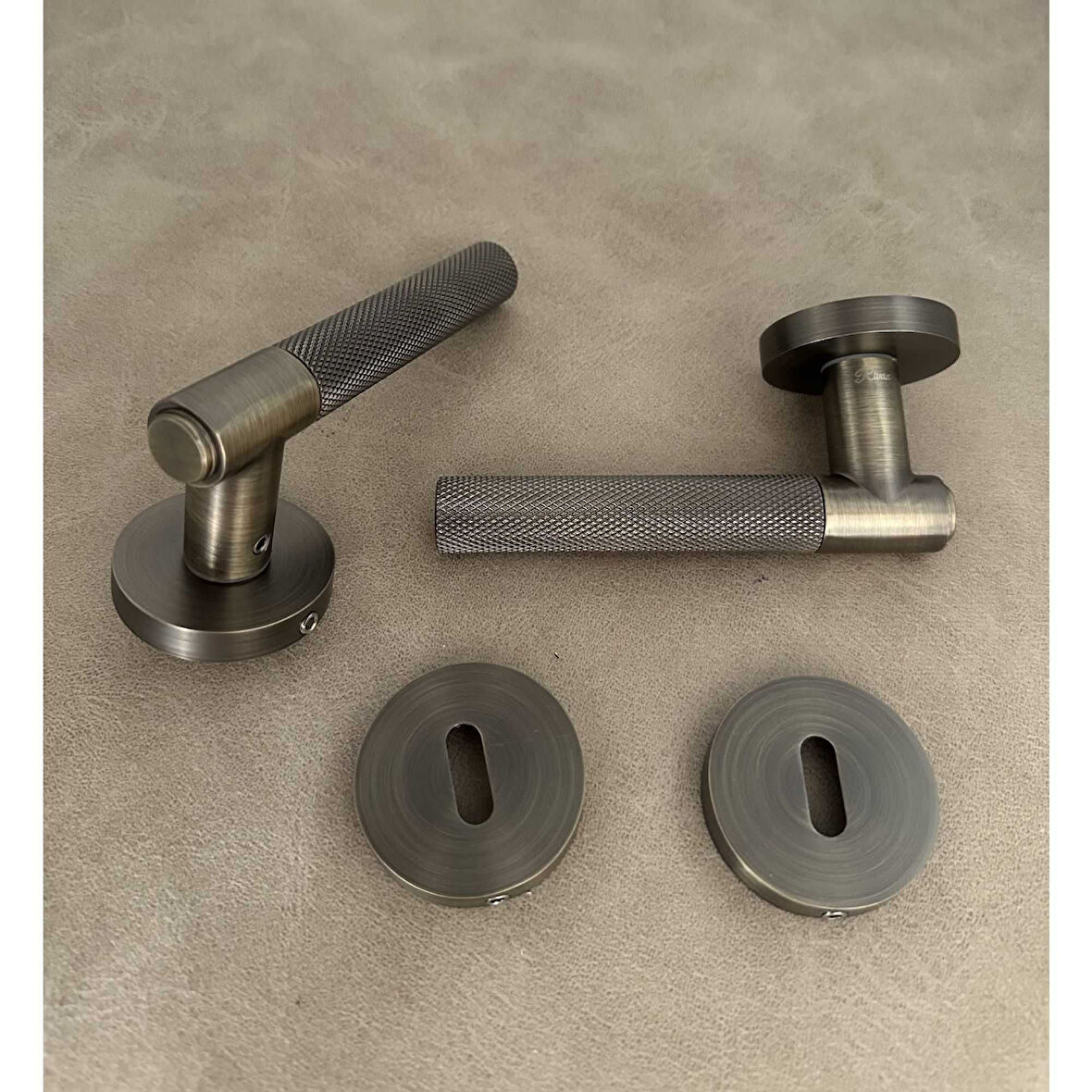 Rivax Meta Antik Sarı Zamak Yuvarlak Rozetli Oda Kapı Kolu 1 Takım