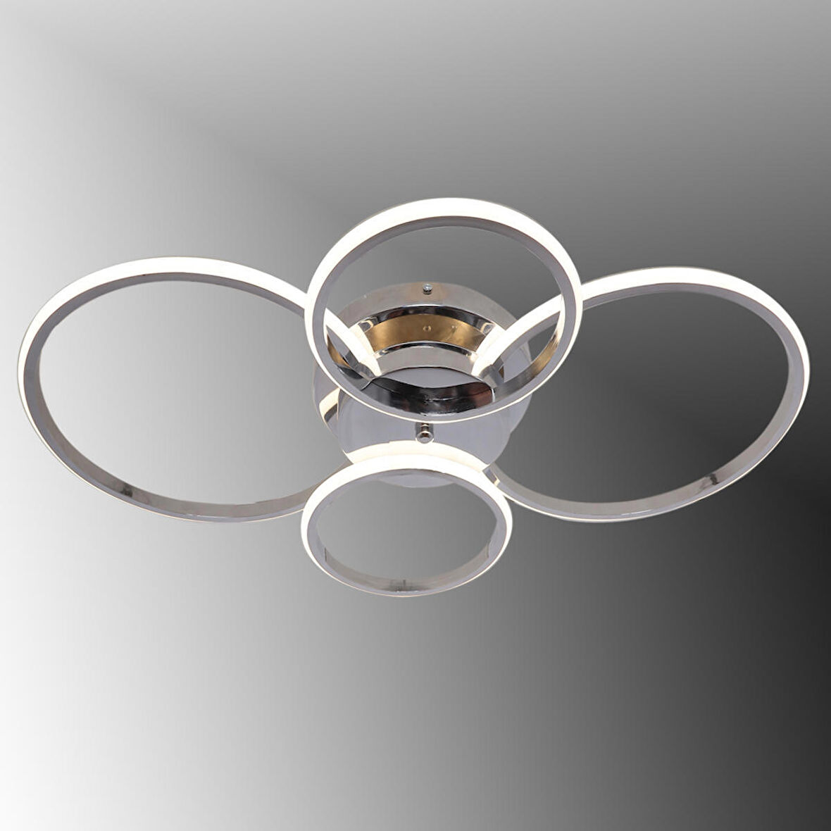 TT035-4-KR TT Aydınlatma Drone Modeli Krom Kaplama 4 lü ( Beyaz Işık ) Led Avize