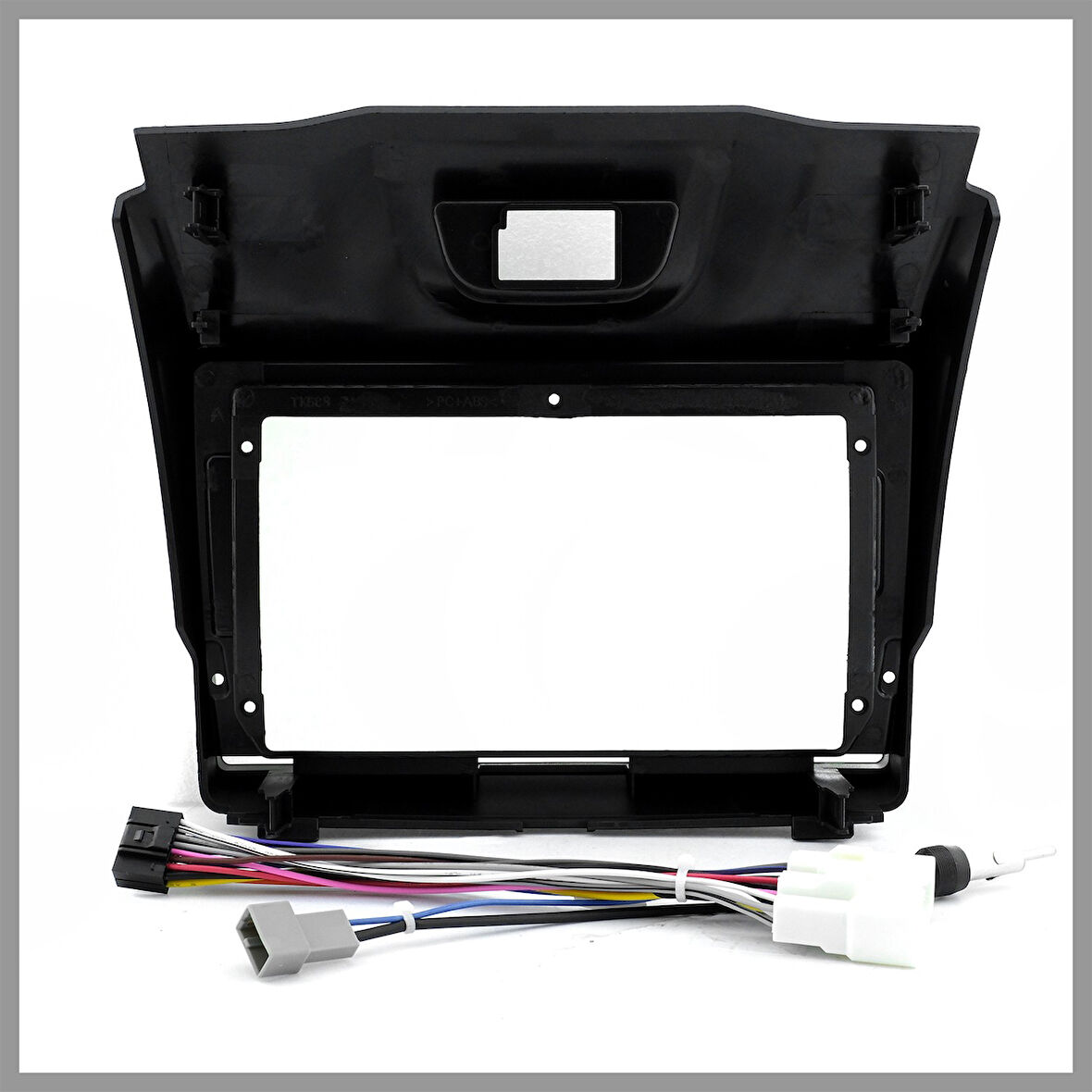 ISUZU D-MAX 2012-2014 9" SİYAH ANDROID MULTİMEDYA ÇERÇEVESİ - SOKET