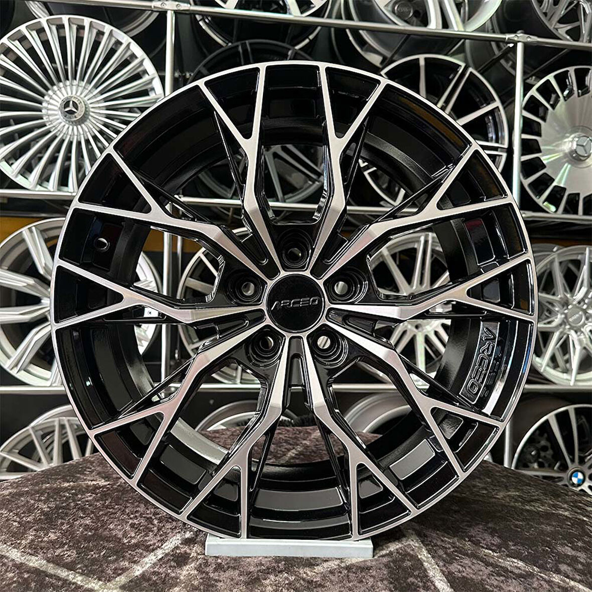 17 inç 5X100 ARCEO ROMA BLACK DİAMOND Jant Modeli